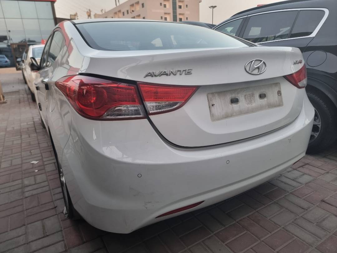 2011 HYUNDAI AVANTE — 205683 KM — Lot 075540 — Ind. 12 - Marhaba Auctions Used Cars - Image 6