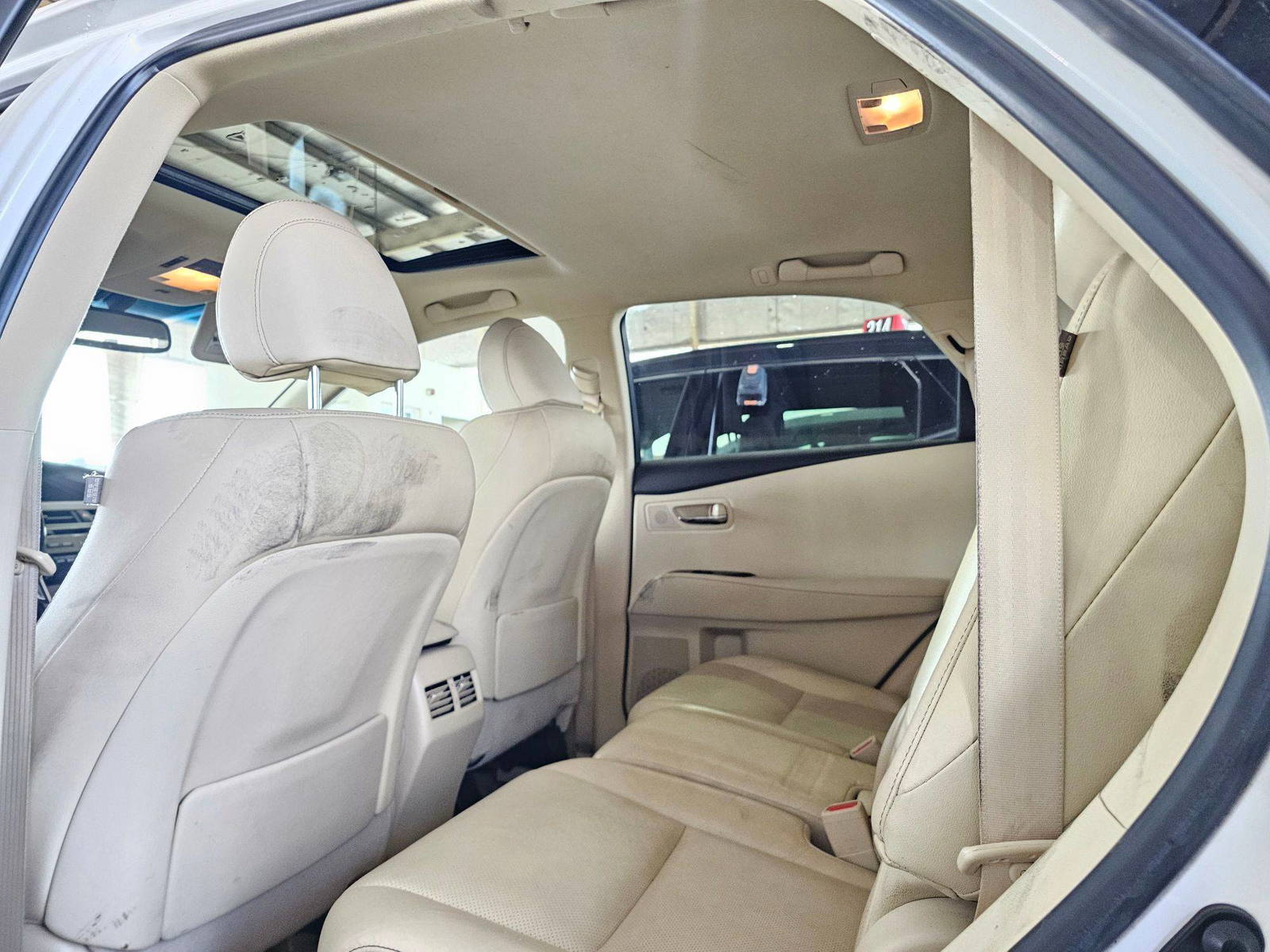 2015 LEXUS RX 350 — 87207 Miles — Lot C303213 — Souq - Marhaba Auctions Used Cars - Image 6