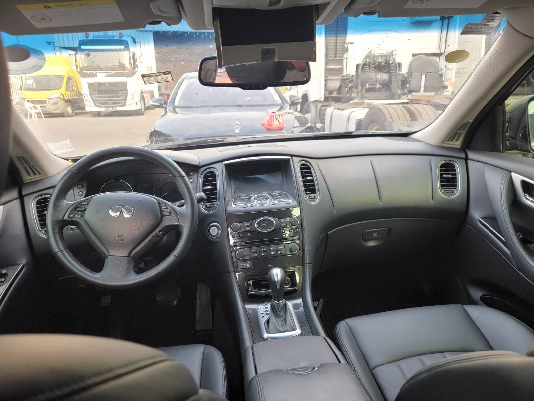 2014 INFINITI QX50 — 156504 KM — Lot EM440011 — Main - Marhaba Auctions Used Cars - Image 7