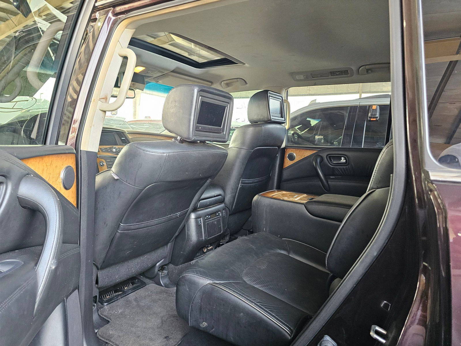 2014 INFINITI QX80 — 189714 Miles — Lot E9065544 — Souq - Marhaba Auctions Used Cars - Image 6