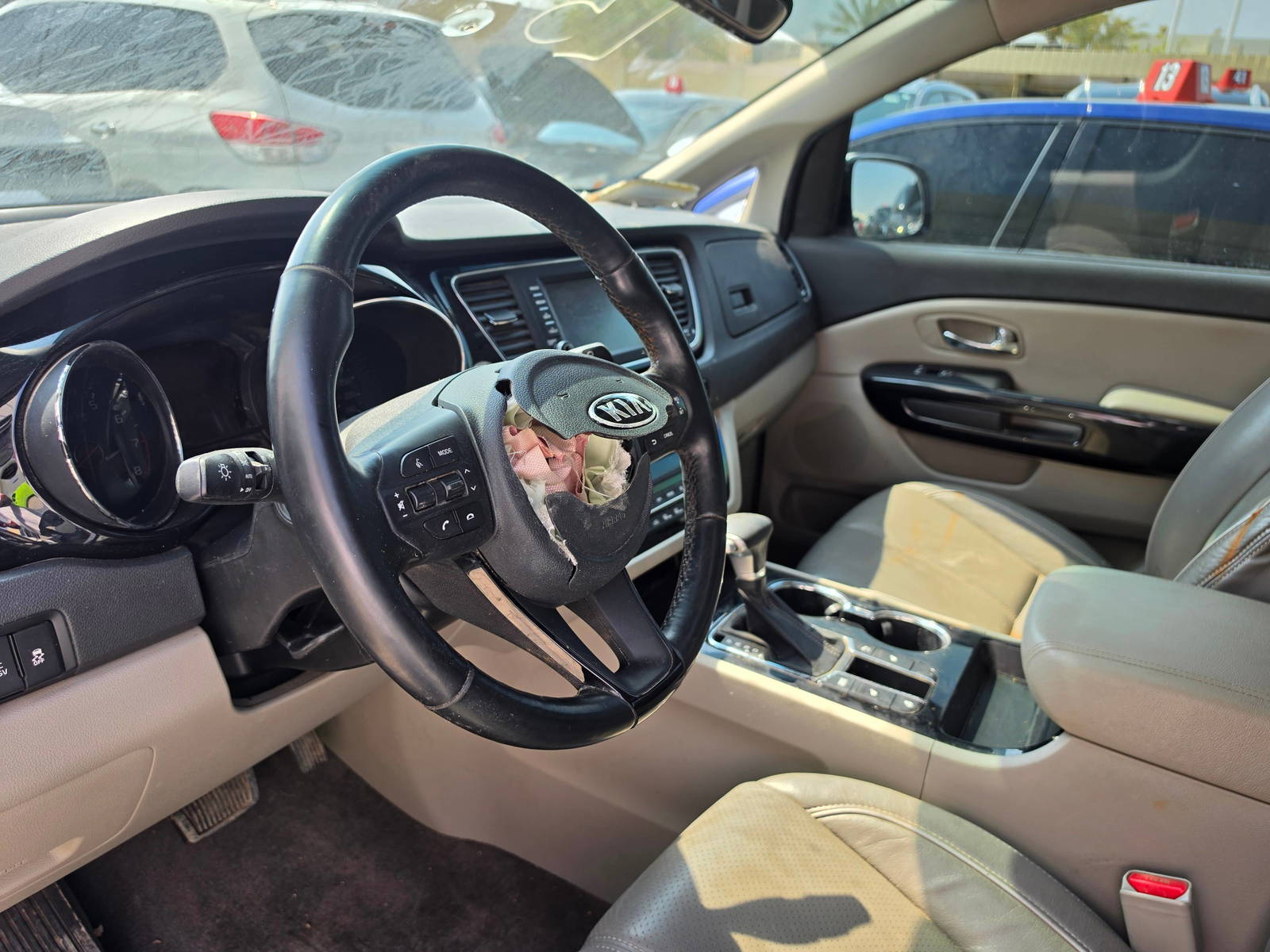 2020 KIA SEDONA — 113357 KM — Lot 72442975 - Marhaba Auctions Used Cars - Image 10