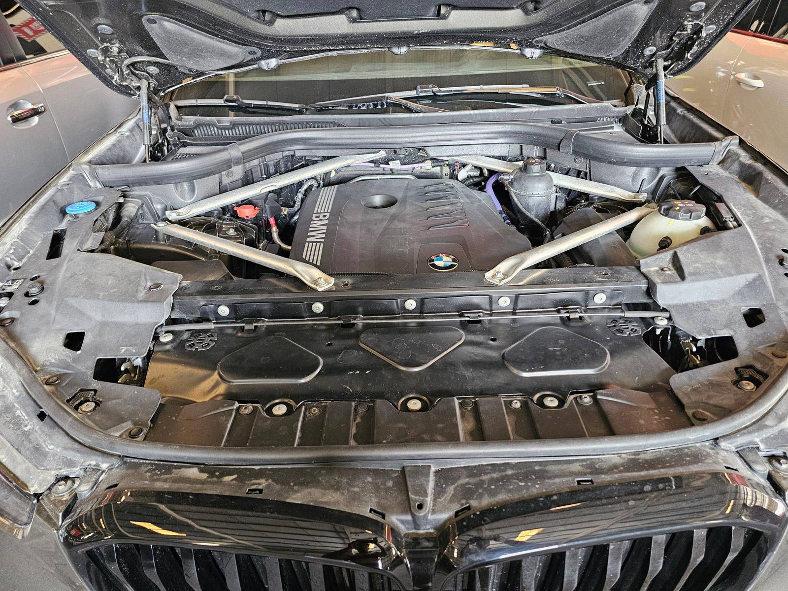 2025 BMW X5 XDRIVE40I — 10582 Miles — Lot 9Y18570 — Main - Marhaba Auctions Used Cars - Image 12