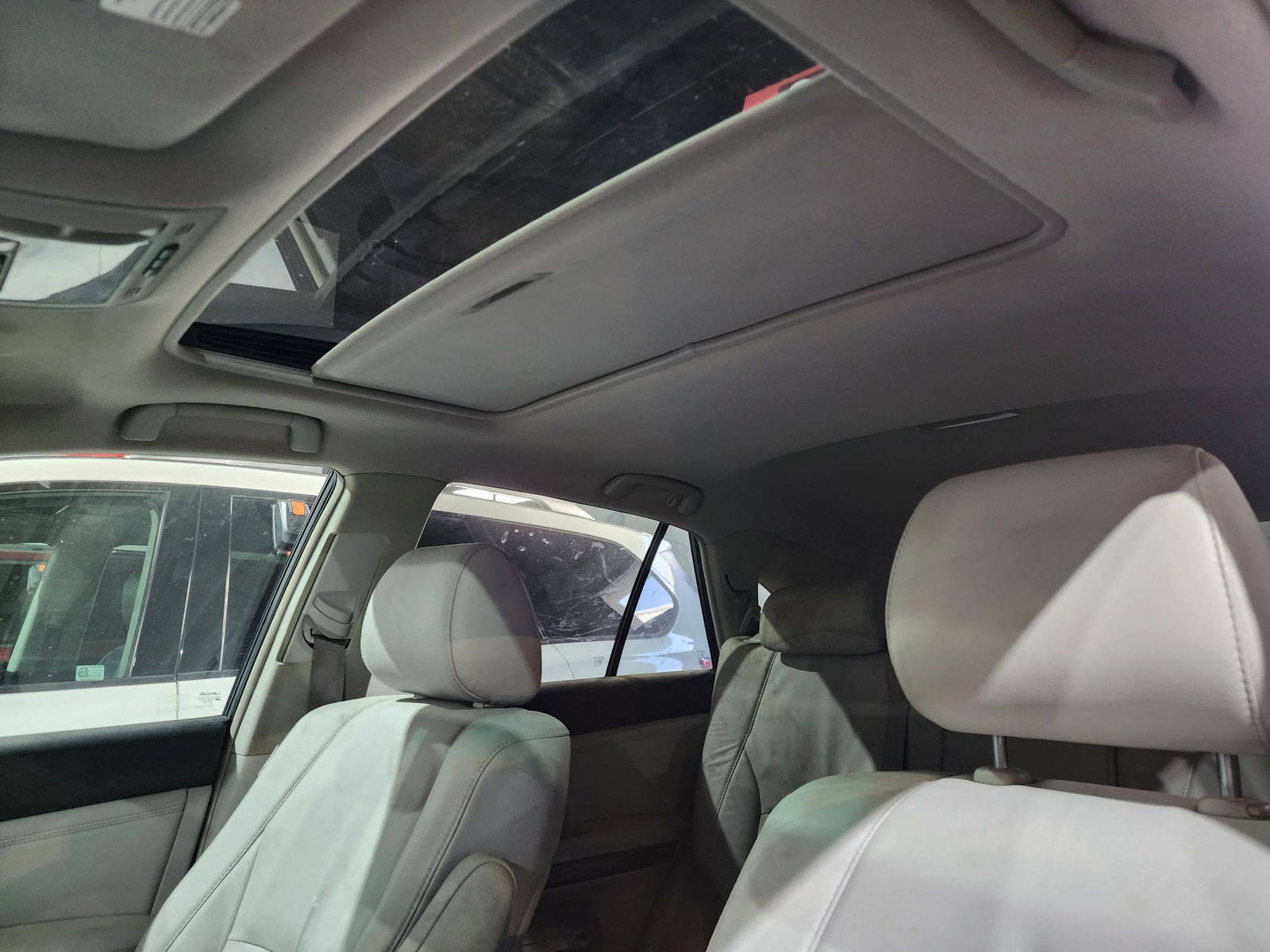 2009 LEXUS RX 350 — 209609 Miles — Lot 59722474 — Souq - Marhaba Auctions Used Cars - Image 10
