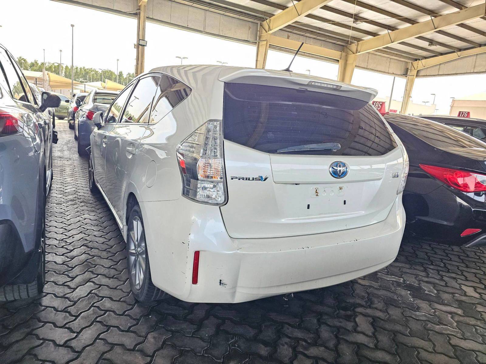2012 TOYOTA PRIUS V — 225251 Miles — Lot 3EUXC3144681 — Souq - Marhaba Auctions Used Cars - Image 3