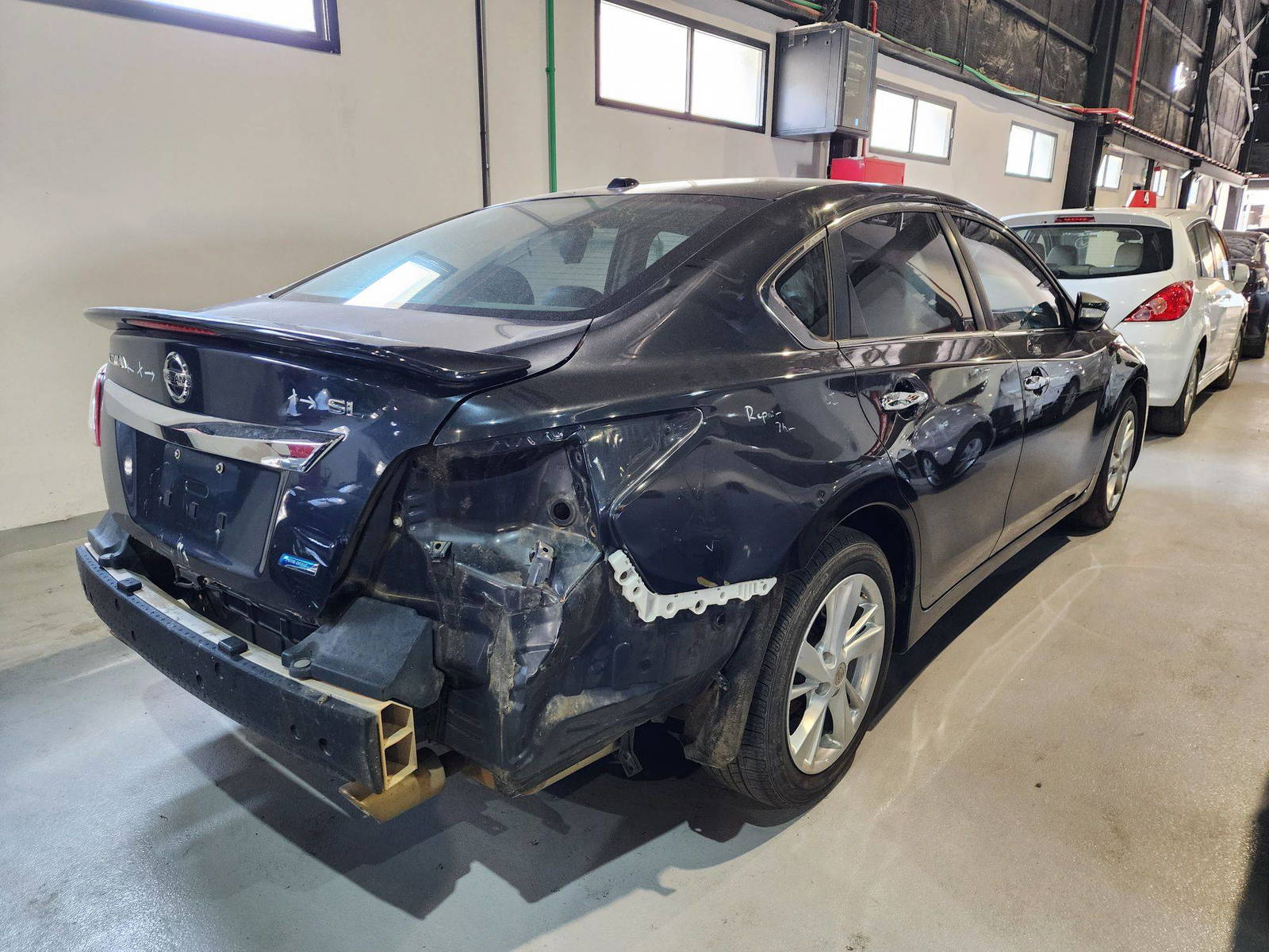 2013 NISSAN ALTIMA — 220947 Miles — Lot 59811834 — Al Quoz - Marhaba Auctions Used Cars - Image 5