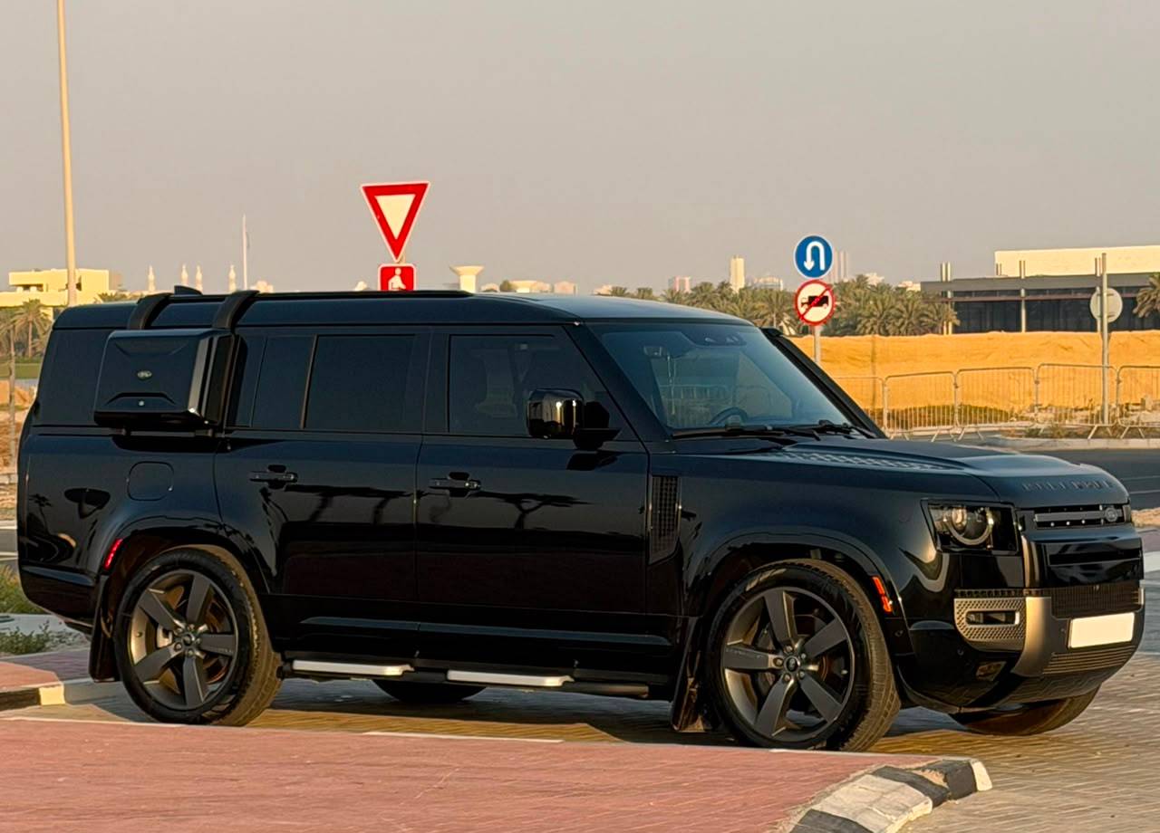 2024 LAND ROVER DEFENDER 130 X DYNAMIC SE — 10551 KM — Lot 8R2294020 - Marhaba Auctions Used Cars - Image 9