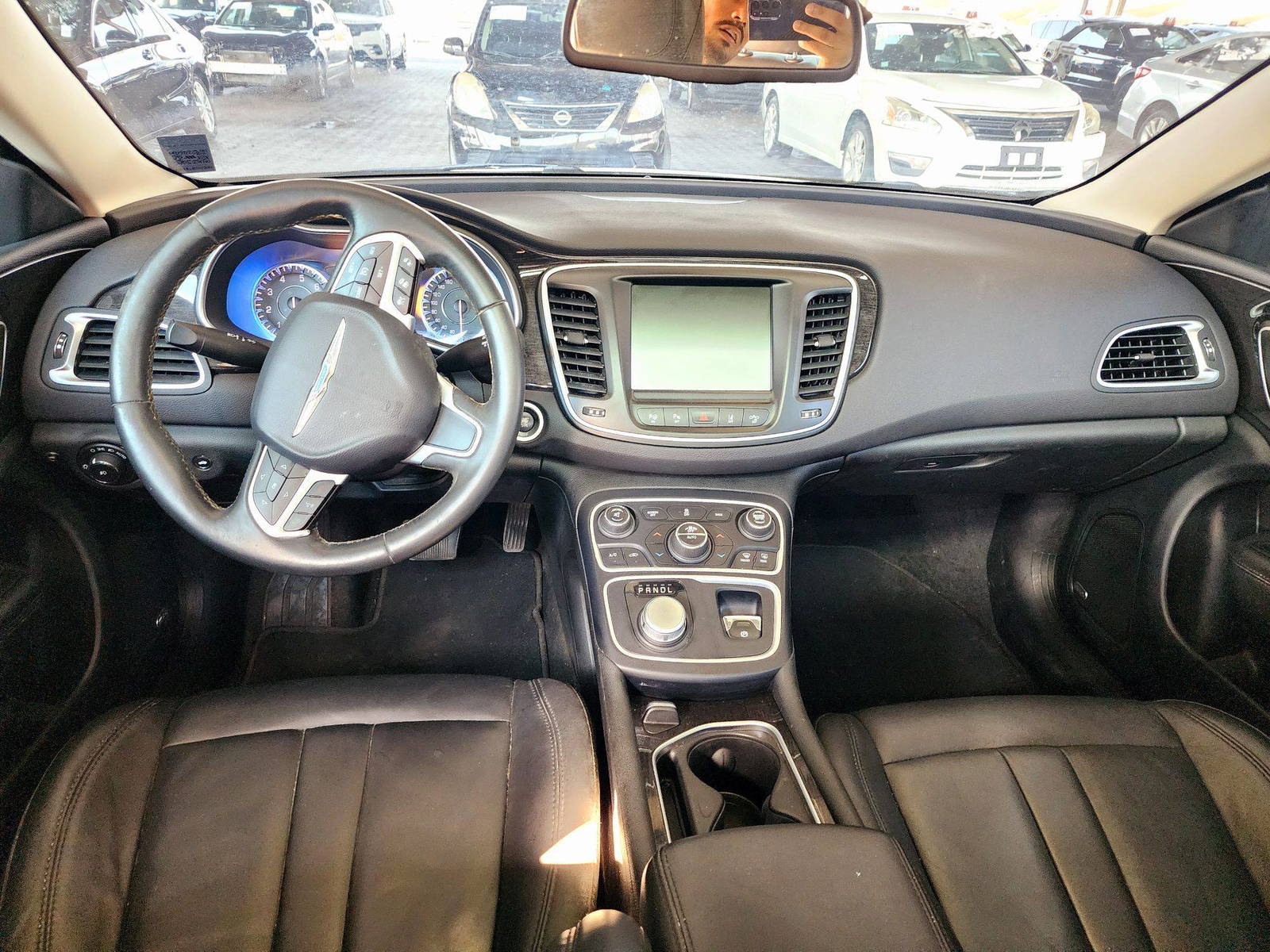 2015 CHRYSLER 200 — 275439 KM — Lot 124587 — Souq - Marhaba Auctions Used Cars - Image 7