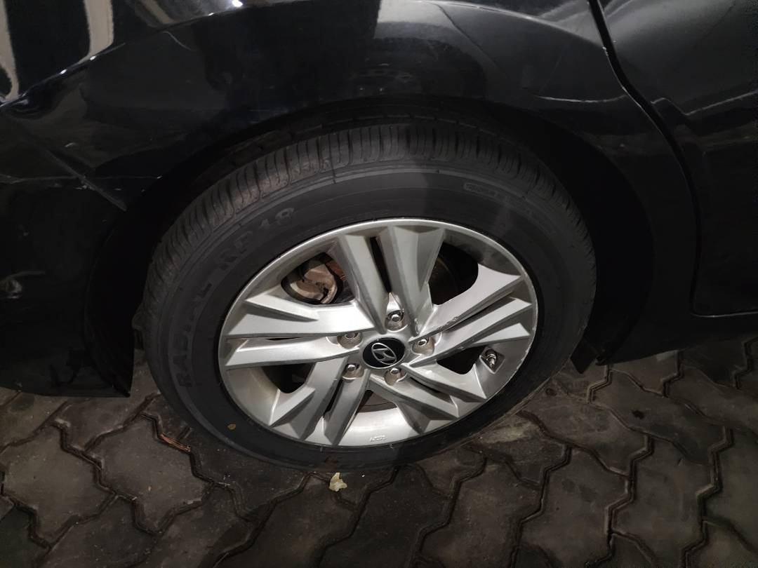 2019 HYUNDAI ELANTRA — 72743 Miles — Lot 76449603 - Marhaba Auctions Used Cars - Image 9
