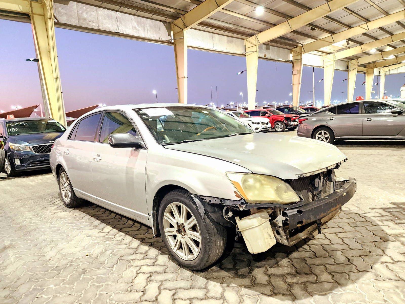 2007 TOYOTA AVALON — 224681 Miles — Lot 124587 — Souq - Marhaba Auctions Used Cars - Image 5