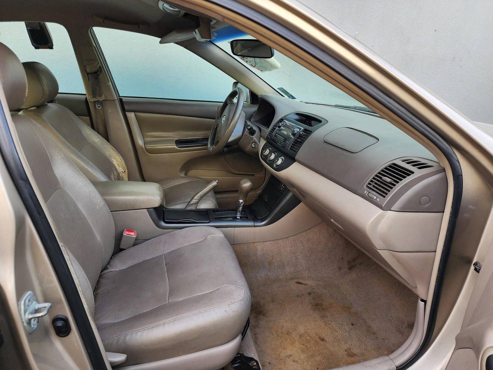 2005 TOYOTA CAMRY — 260106 Miles — Lot 40716648 — Al Quoz - Marhaba Auctions Used Cars - Image 9