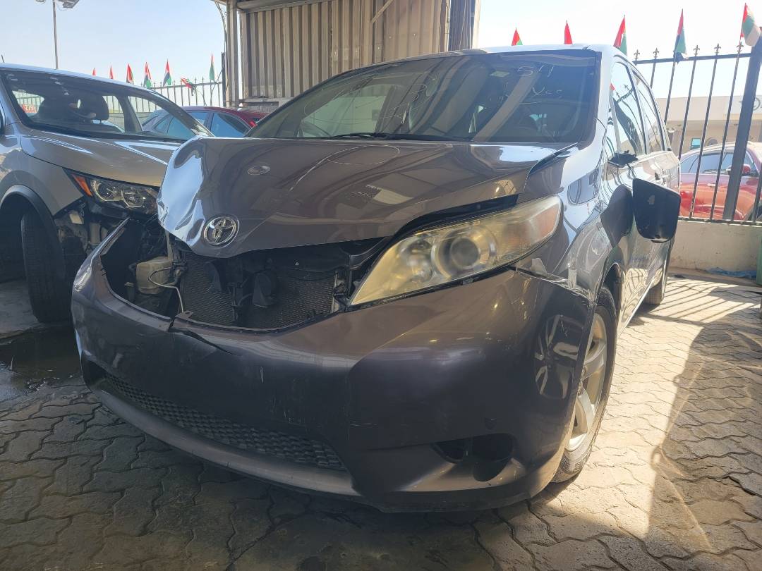 2011 TOYOTA SIENNA — 252000 Miles — Lot 018152 — Main - Marhaba Auctions Used Cars - Image 5