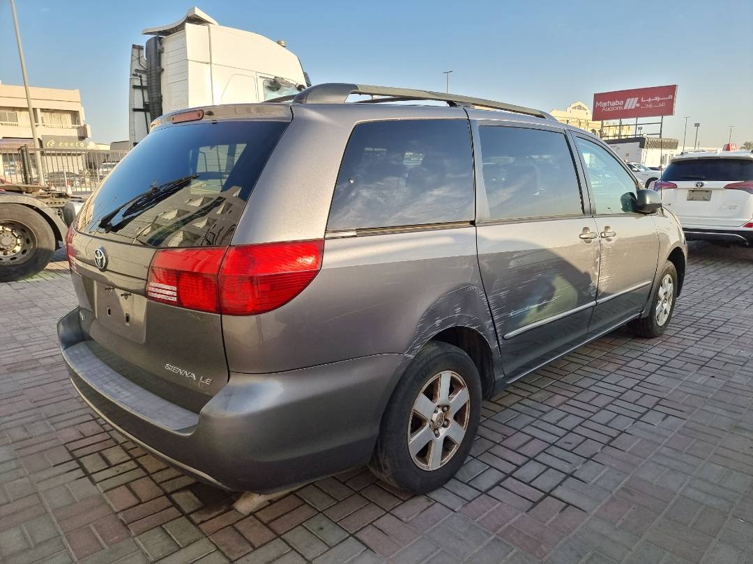2005 TOYOTA SIENNA — 181409 Miles — Lot 125487 — Ind. 12 - Marhaba Auctions Used Cars - Image 4