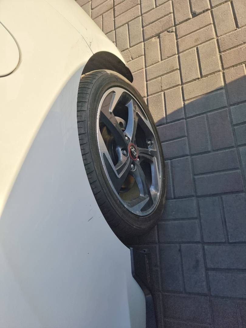 HYUNDAI VELOSTER 2019 - Marhaba Auction Used Cars - Image 10