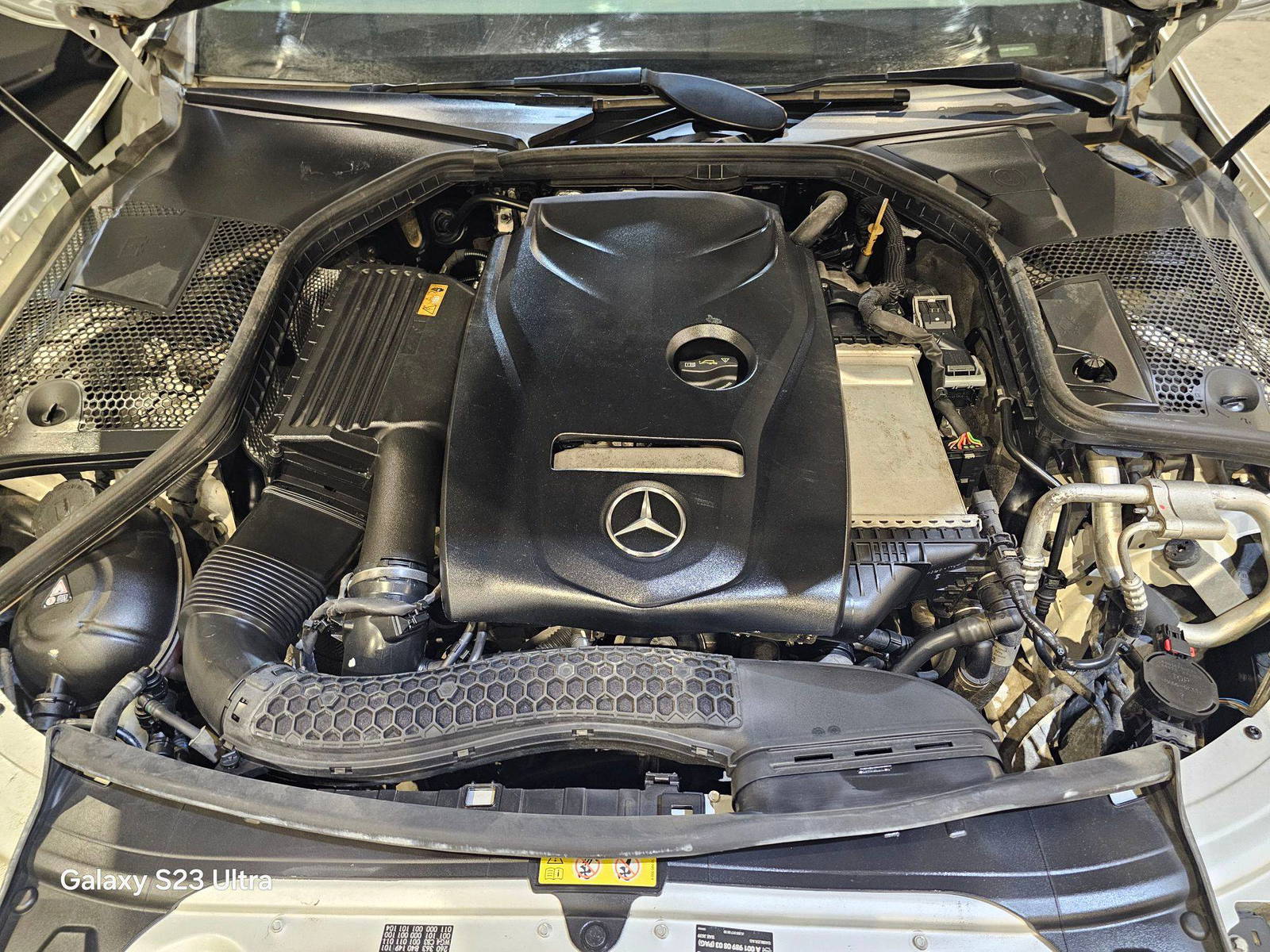 MERCEDES BENZ C300 2018 - Marhaba Auction Used Cars - Image 11