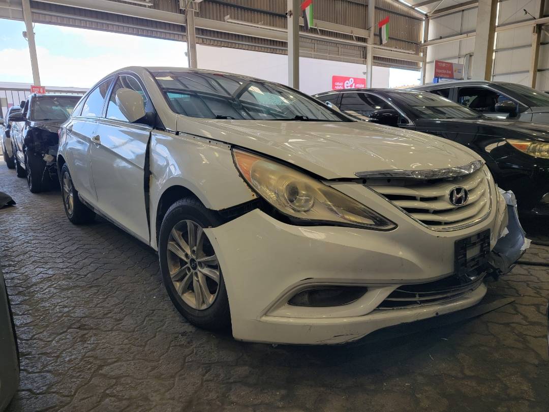 2013 HYUNDAI SONATA — 150308 Miles — Lot H608716 — Souq - Marhaba Auctions Used Cars - Image 4