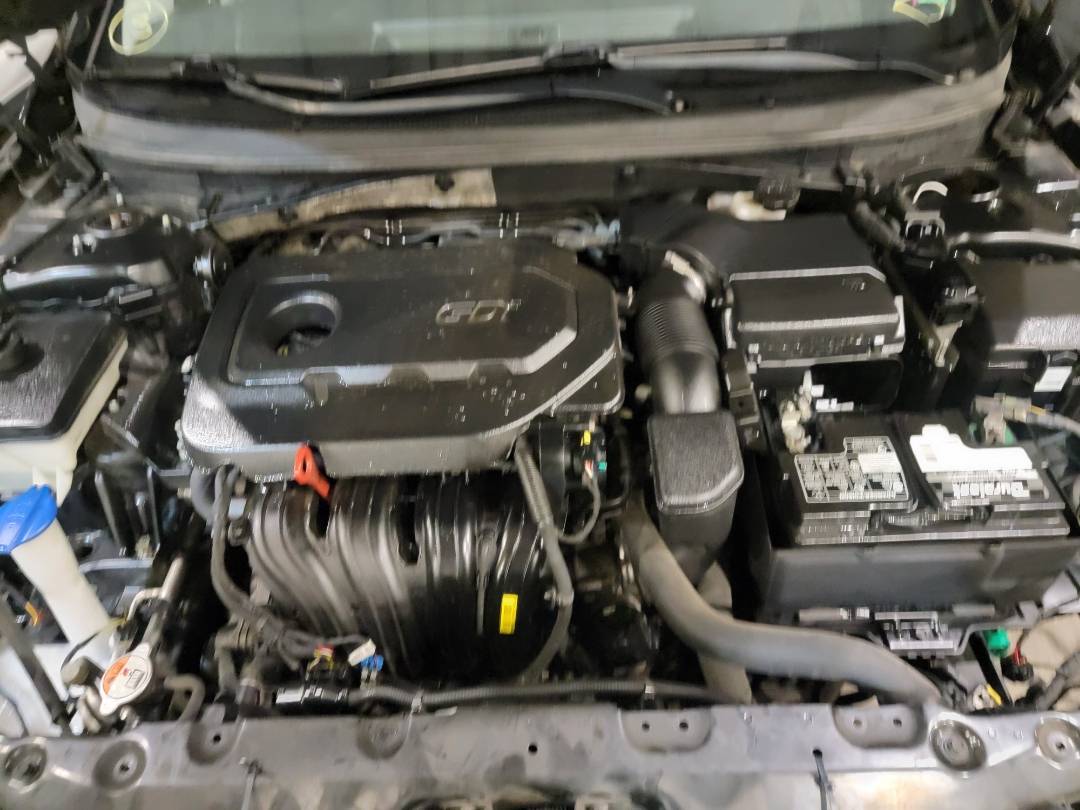 2016 HYUNDAI SONATA — 118000 Miles — Lot H276719 — Main - Marhaba Auctions Used Cars - Image 8