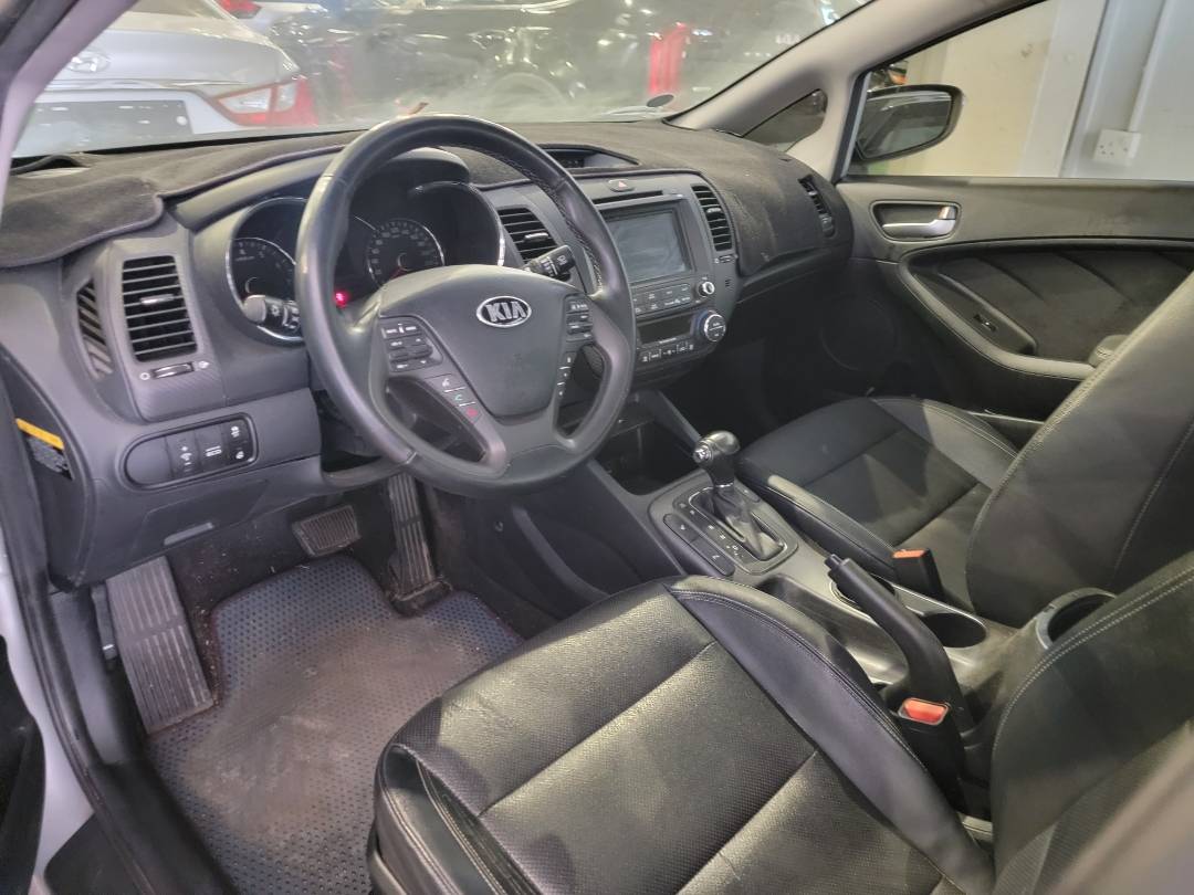 2015 KIA K3 — 126976 KM — Lot 296101 — Main - Marhaba Auctions Used Cars - Image 8