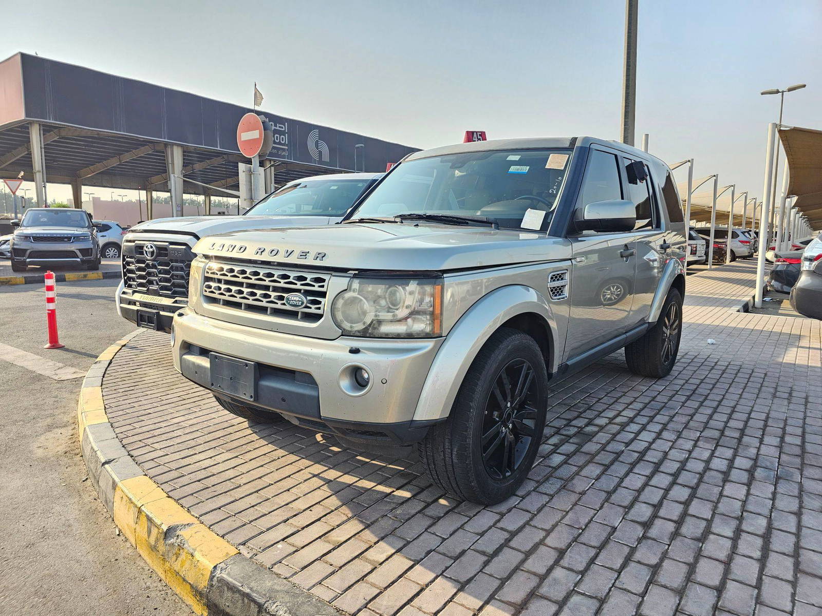 2013 LAND ROVER LR4 HSE — 64689 Miles — Lot 2D40DA666664 — Souq - Marhaba Auctions Used Cars - Image 6