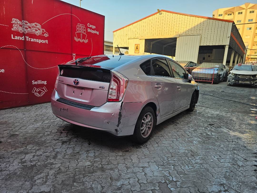 2013 TOYOTA PRIUS — 219016 Miles — Lot 1645015 — Souq - Marhaba Auctions Used Cars - Image 5