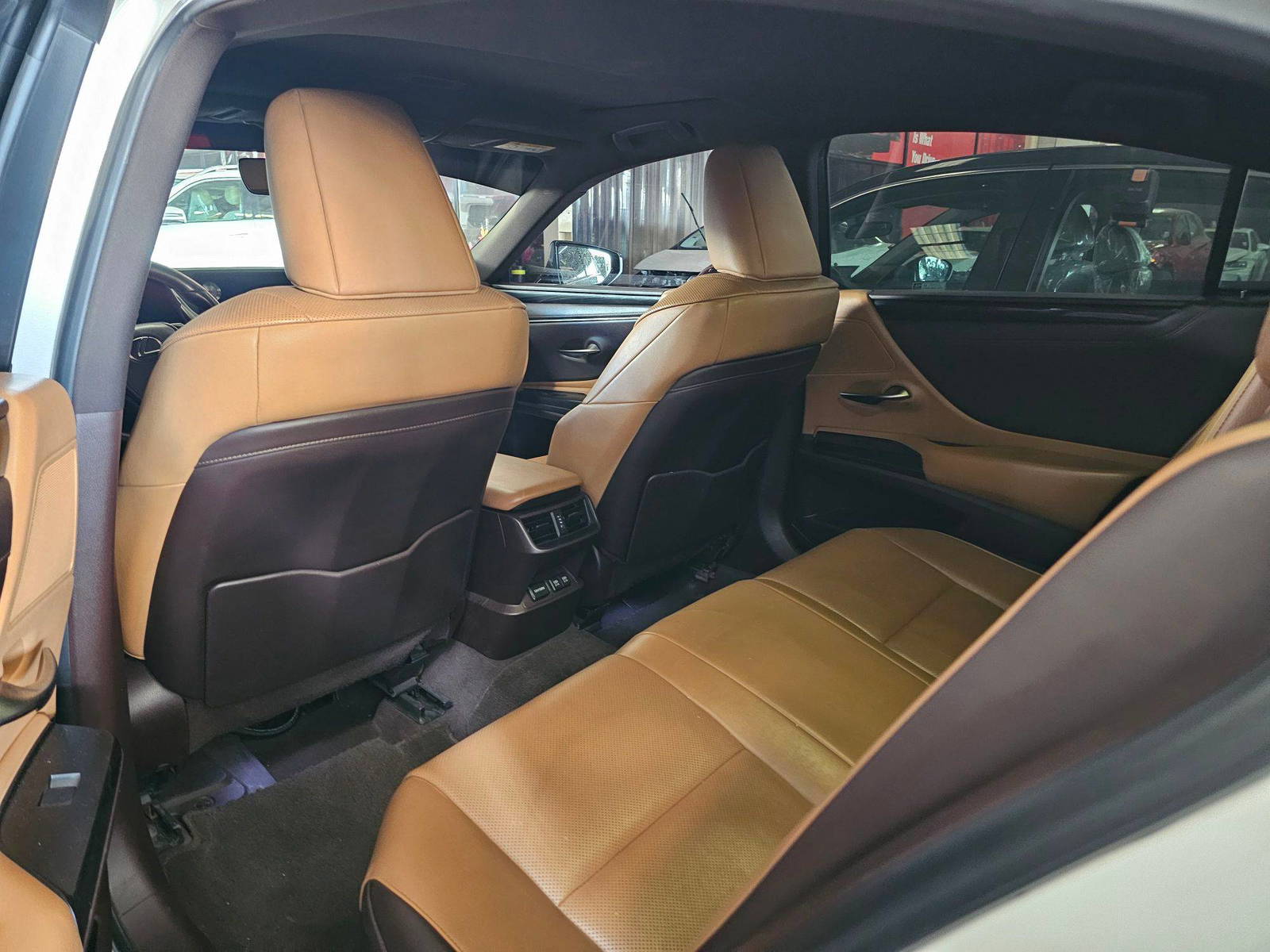 LEXUS ES 300H 2019 - Marhaba Auction Used Cars - Image 7