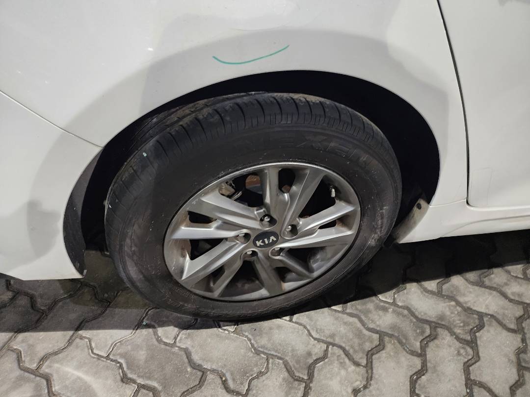 2019 KIA OPTIMA — 97524 Miles — Lot 76882763 - Marhaba Auctions Used Cars - Image 9