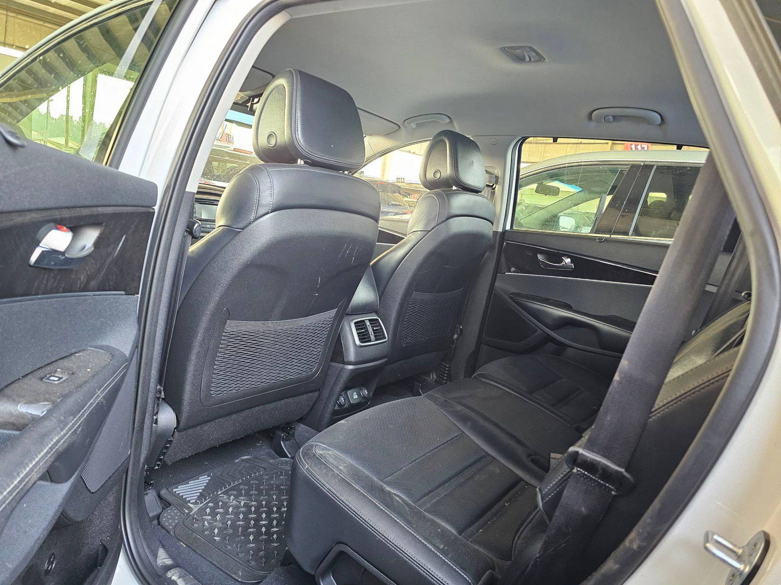 KIA SORENTO 2016 - Marhaba Auction Used Cars - Image 5