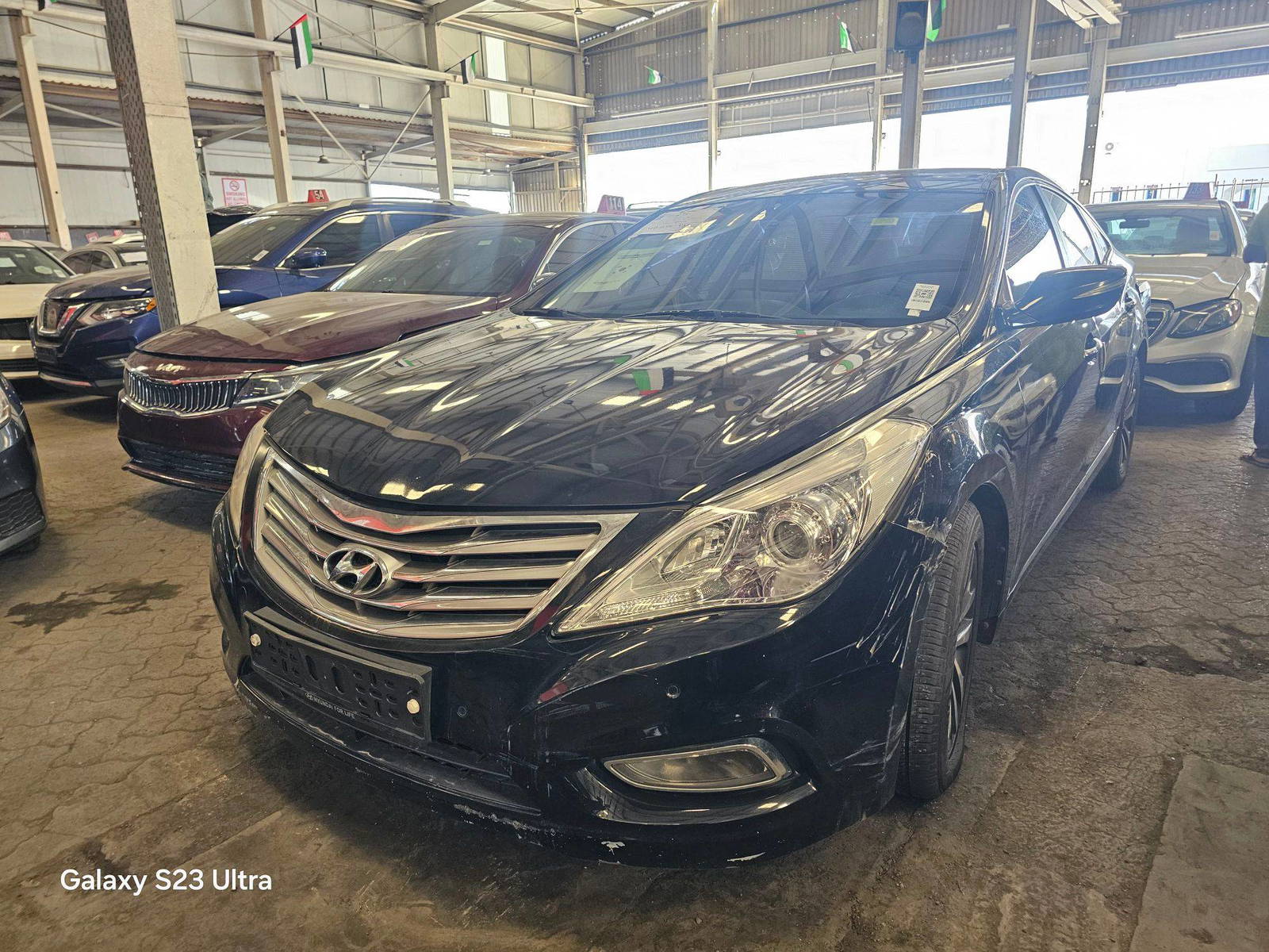 2011 HYUNDAI GRANDEUR — 251392 KM — Lot 081998 — Main - Marhaba Auctions Used Cars - Image 4