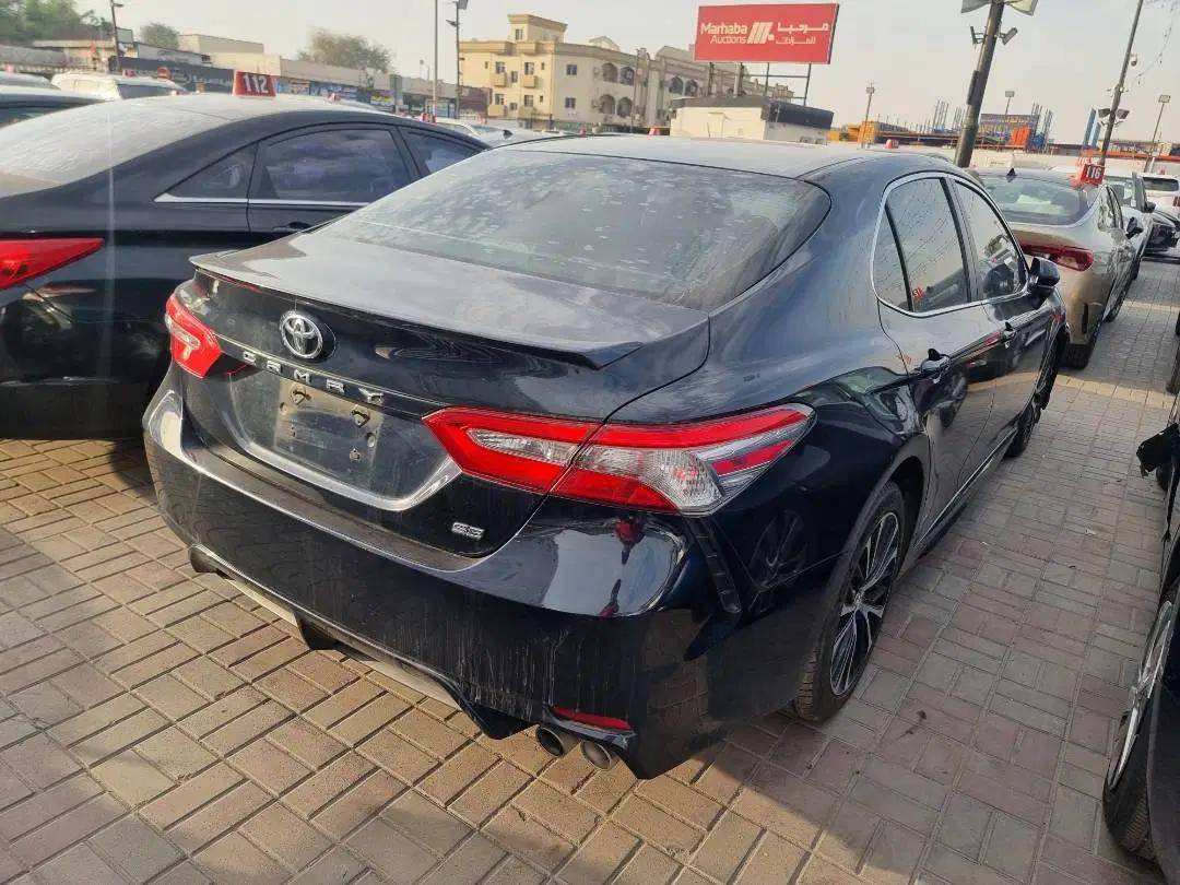 TOYOTA CAMRY