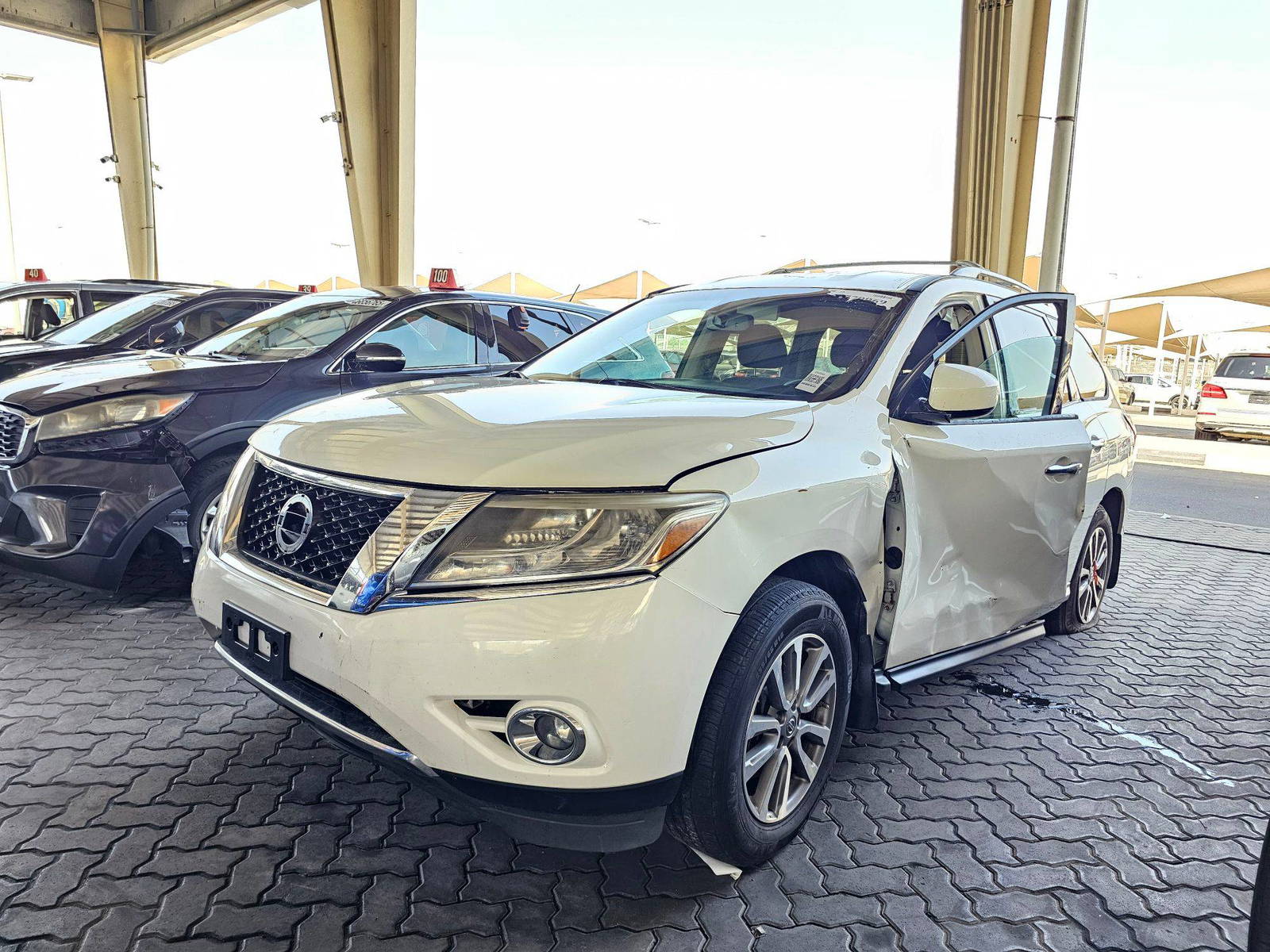 2015 NISSAN PATHFINDER — 156711 Miles — Lot M9FC706759 — Souq - Marhaba Auctions Used Cars - Image 4