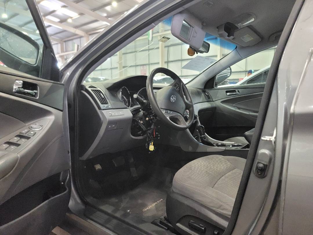 2013 HYUNDAI SONATA — 199632 Miles — Lot H760998 — Main - Marhaba Auctions Used Cars - Image 6