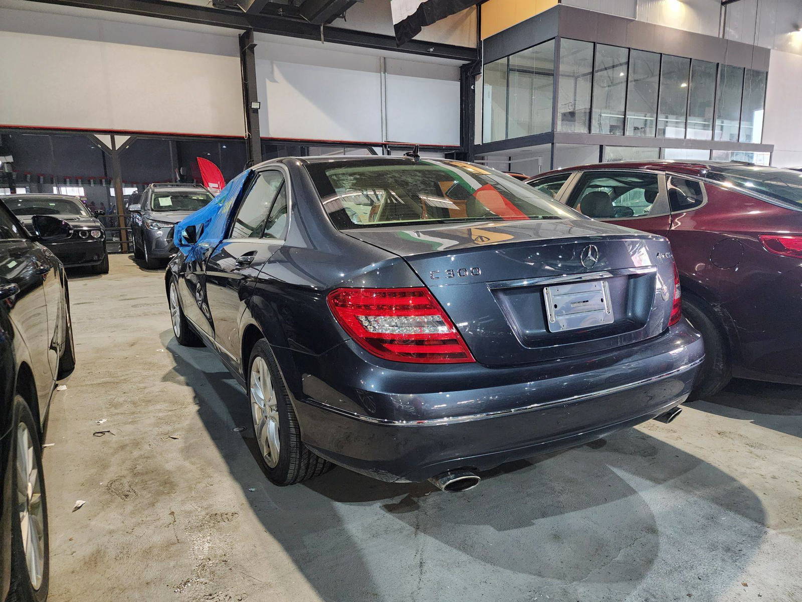 2014 MERCEDES BENZ C300 — 131755 Miles — Lot 185835 — Souq - Marhaba Auctions Used Cars - Image 4