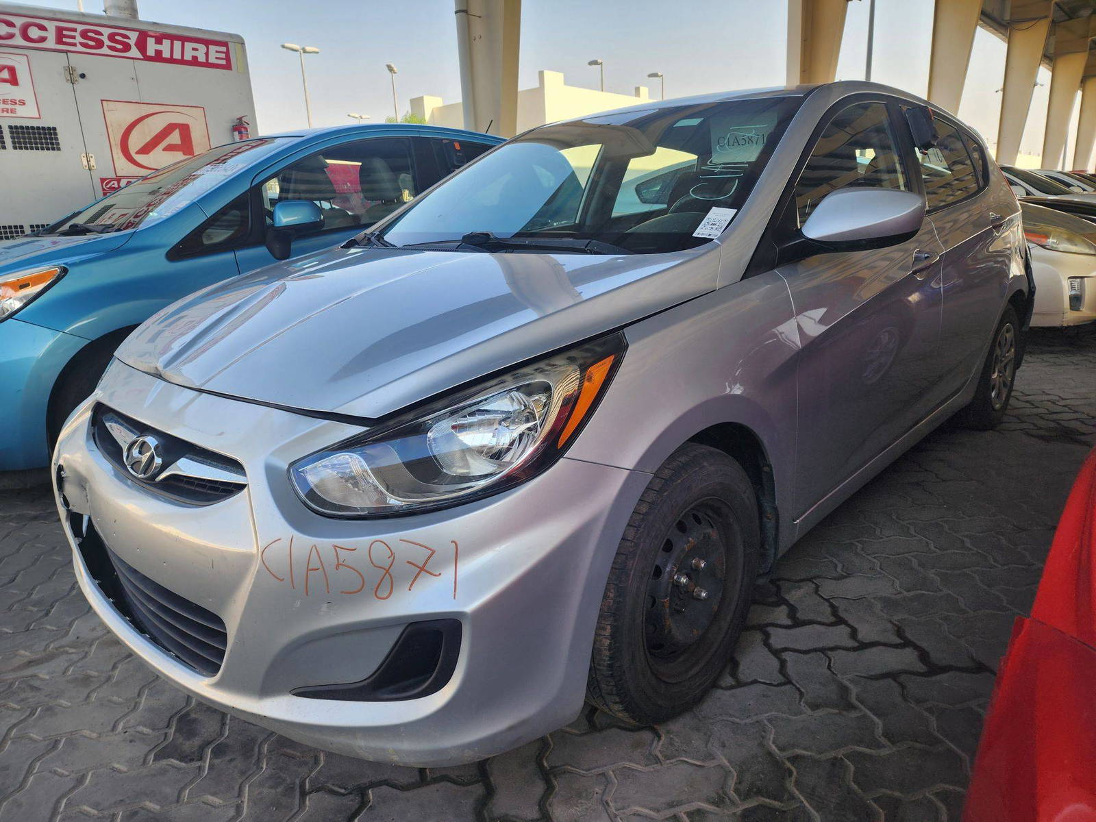 2012 HYUNDAI ACCENT — 187873 KM — Lot 47859 — Souq - Marhaba Auctions Used Cars - Image 4
