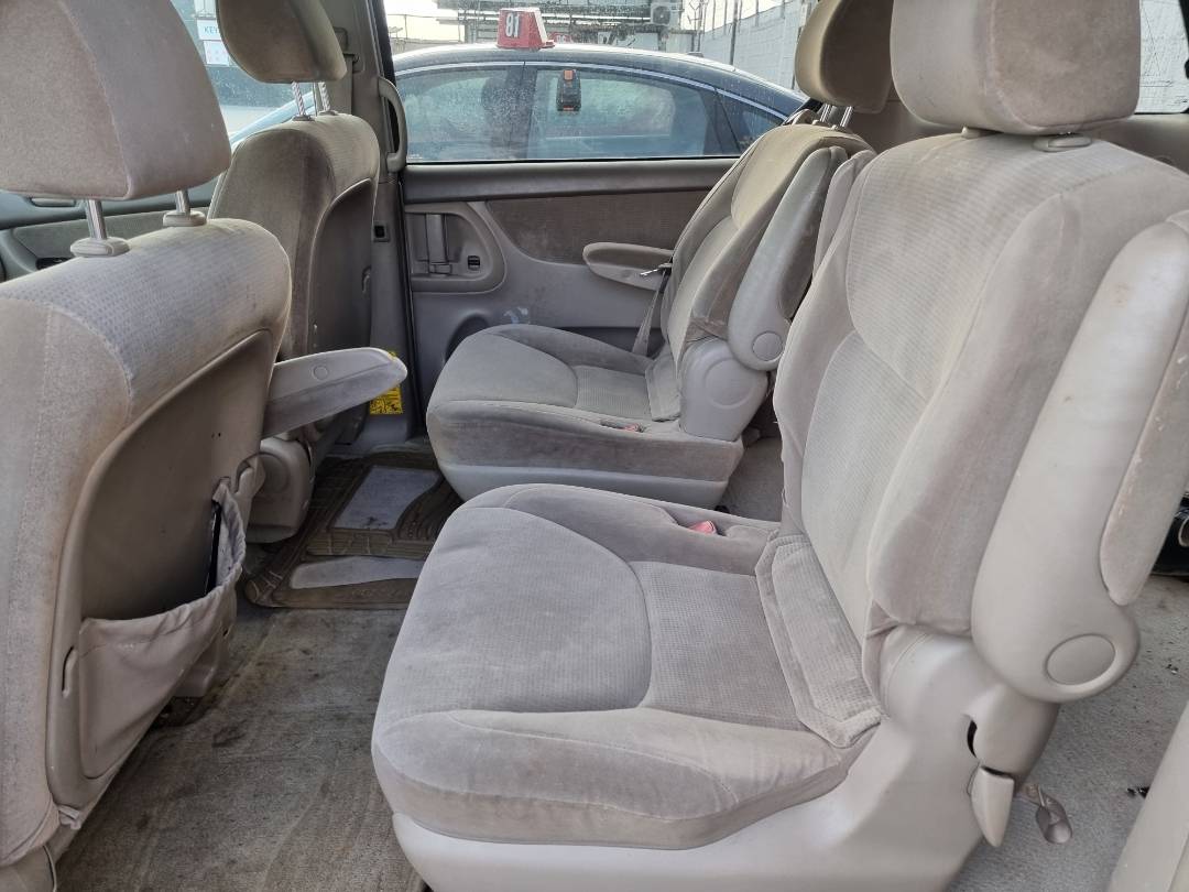 2004 TOYOTA SIENNA — 223777 Miles — Lot 214587 — Ind. 12 - Marhaba Auctions Used Cars - Image 5