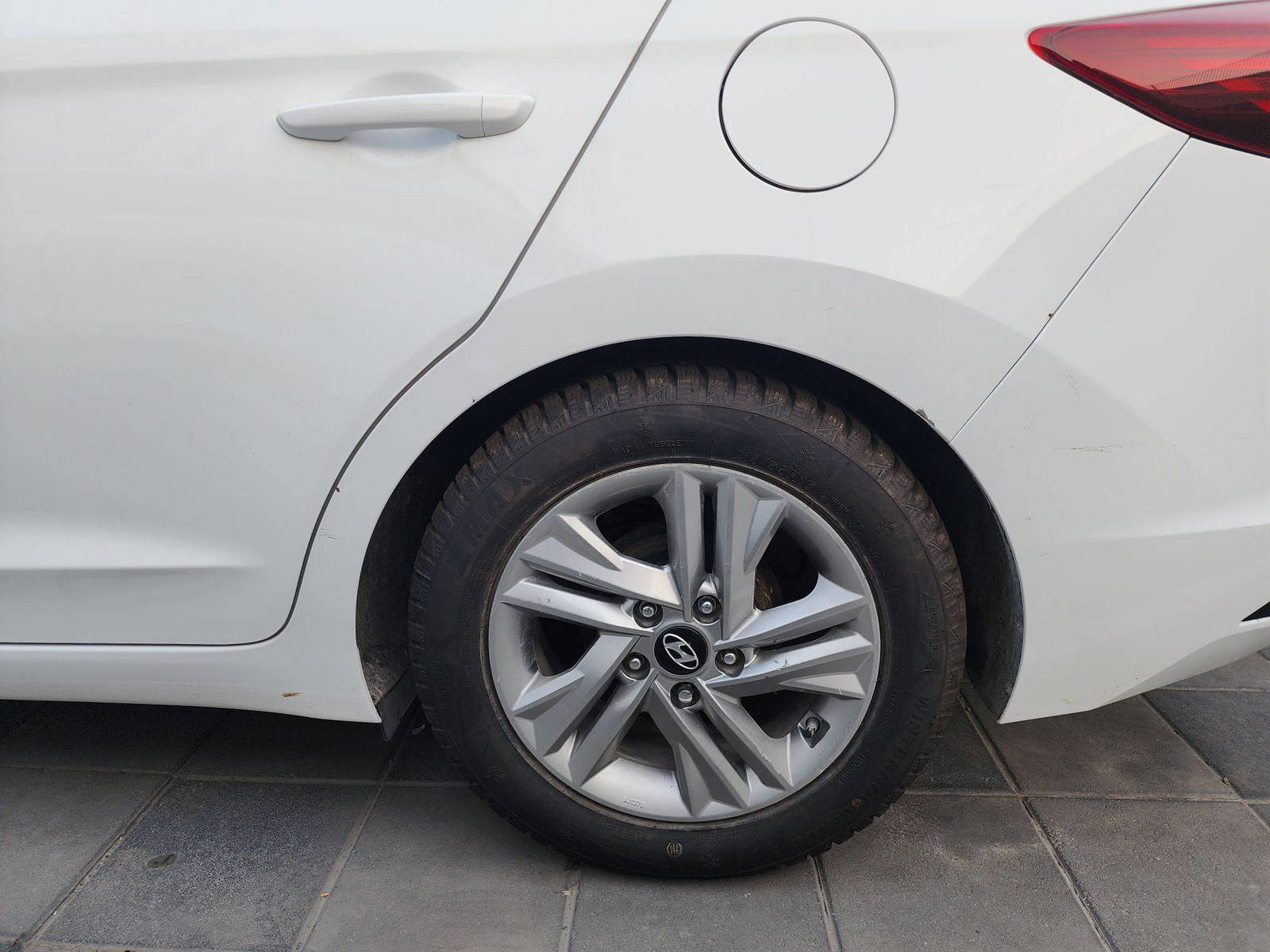 2019 HYUNDAI ELANTRA — 92985 KM — Lot 44724715 — Al Quoz - Marhaba Auctions Used Cars - Image 12