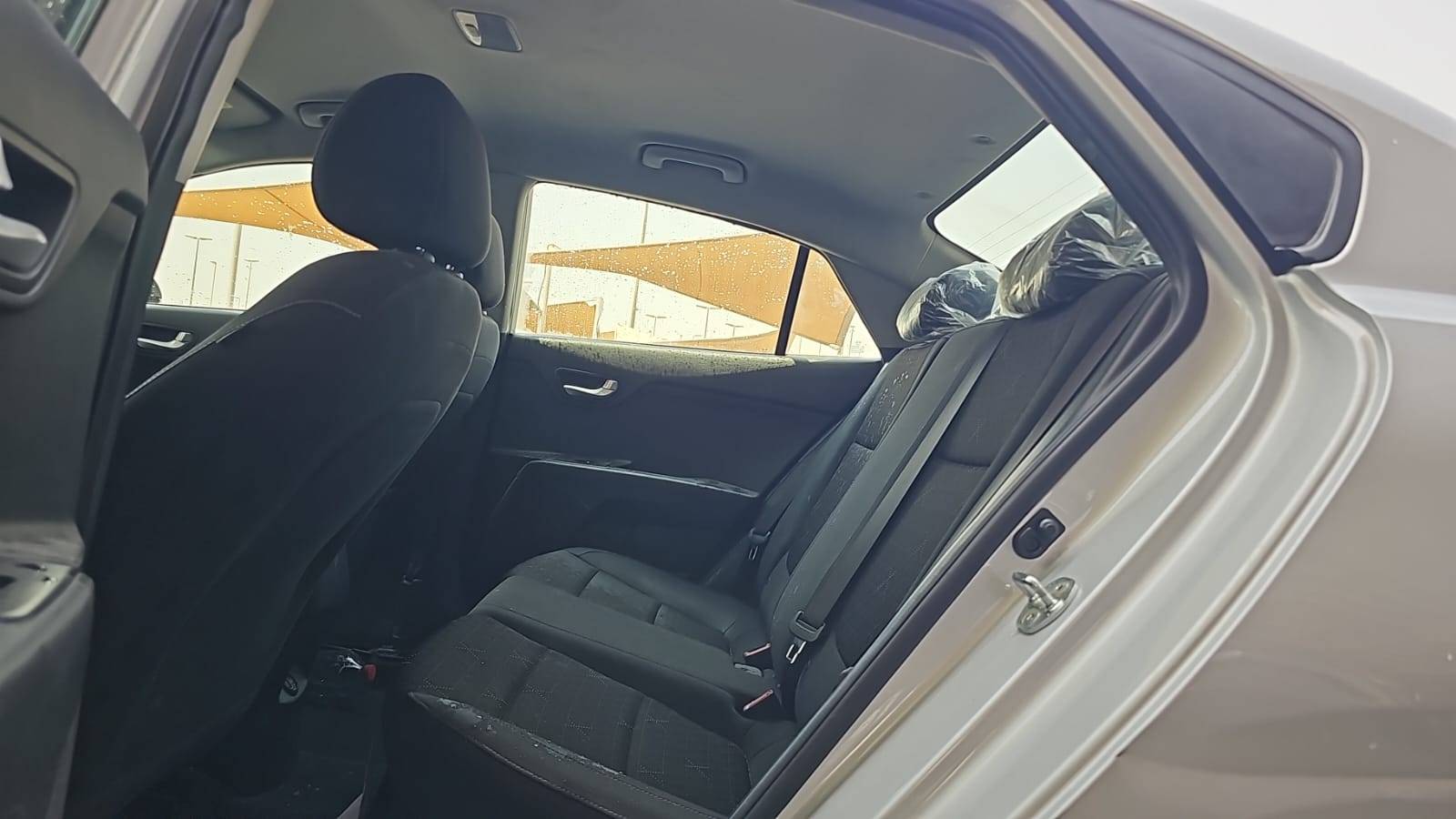 2022 KIA RIO — 52023 Miles — Lot DXNE431340 — Souq - Marhaba Auctions Used Cars - Image 9