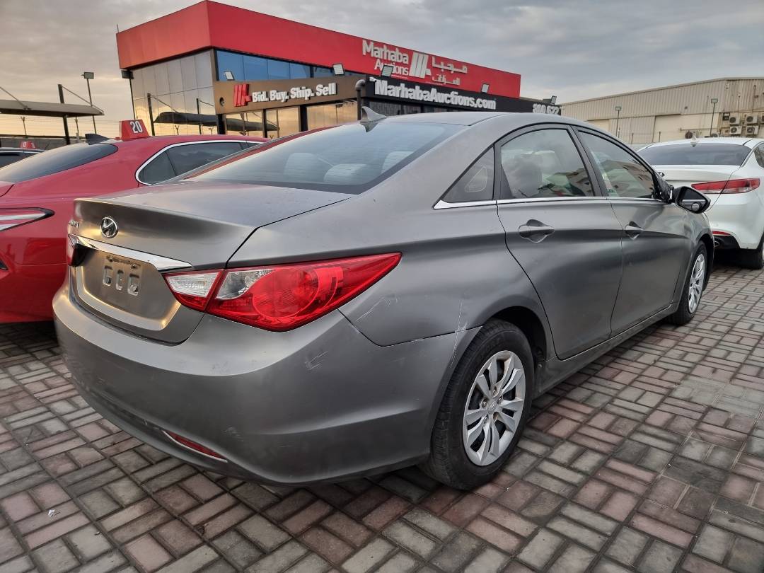 2011 HYUNDAI SONATA — 200804 Miles — Lot 40226760 — Souq - Marhaba Auctions Used Cars - Image 4