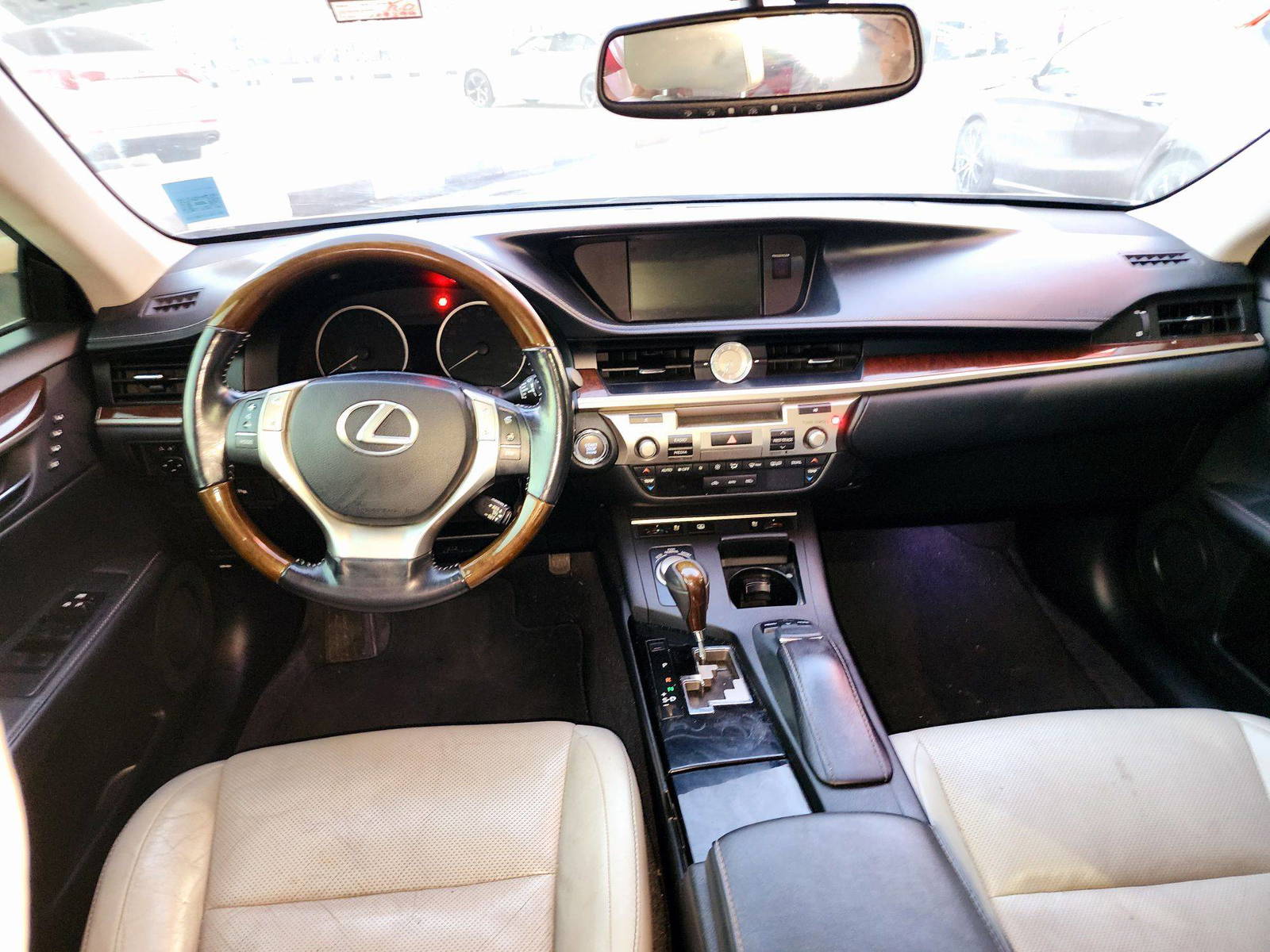 2015 LEXUS ES 350 — 109398 Miles — Lot 1F2180564 — Souq - Marhaba Auctions Used Cars - Image 7