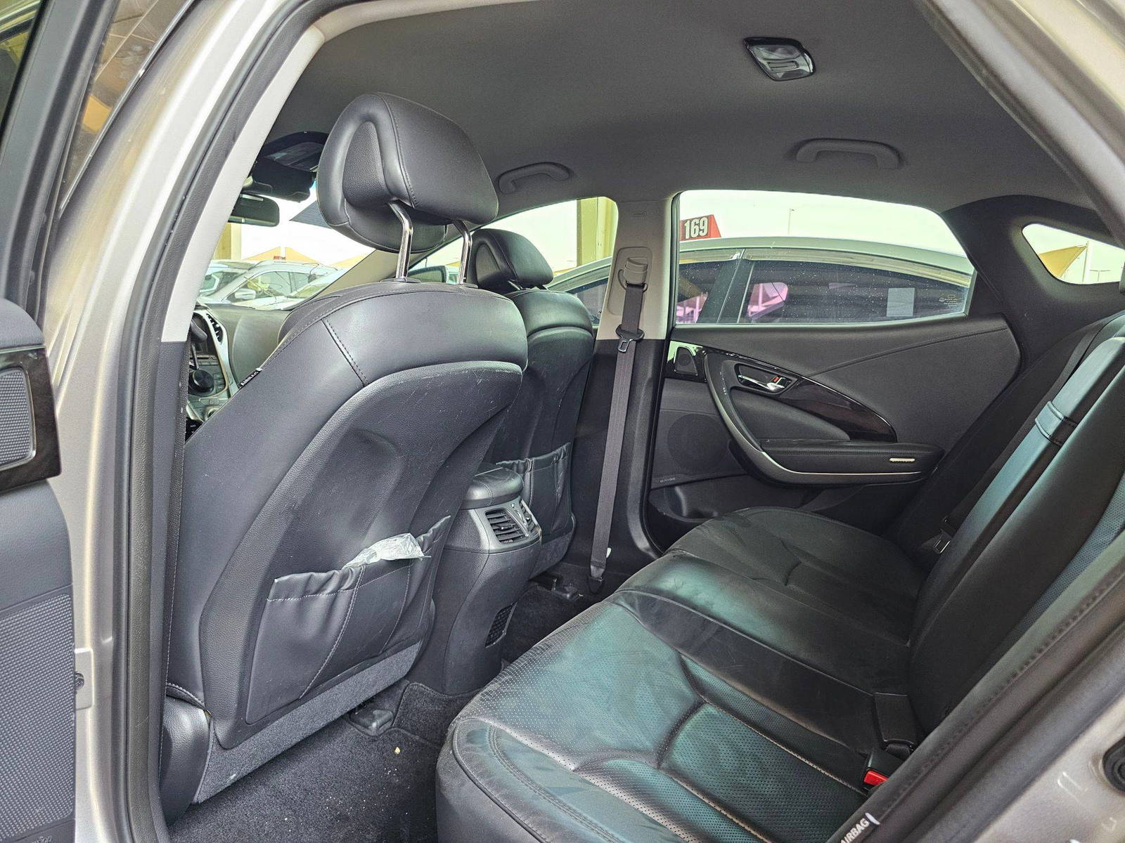 2011 HYUNDAI GRANDEUR — 229767 KM — Lot 032402 — Souq - Marhaba Auctions Used Cars - Image 6