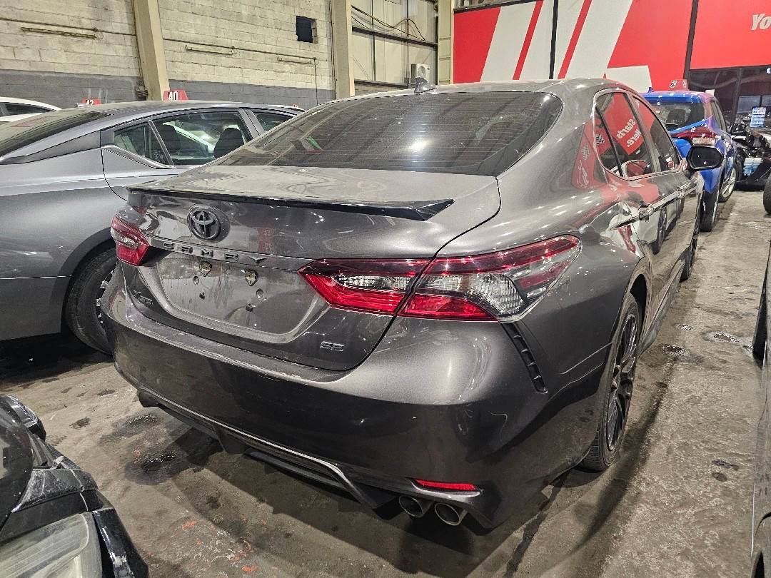 TOYOTA CAMRY