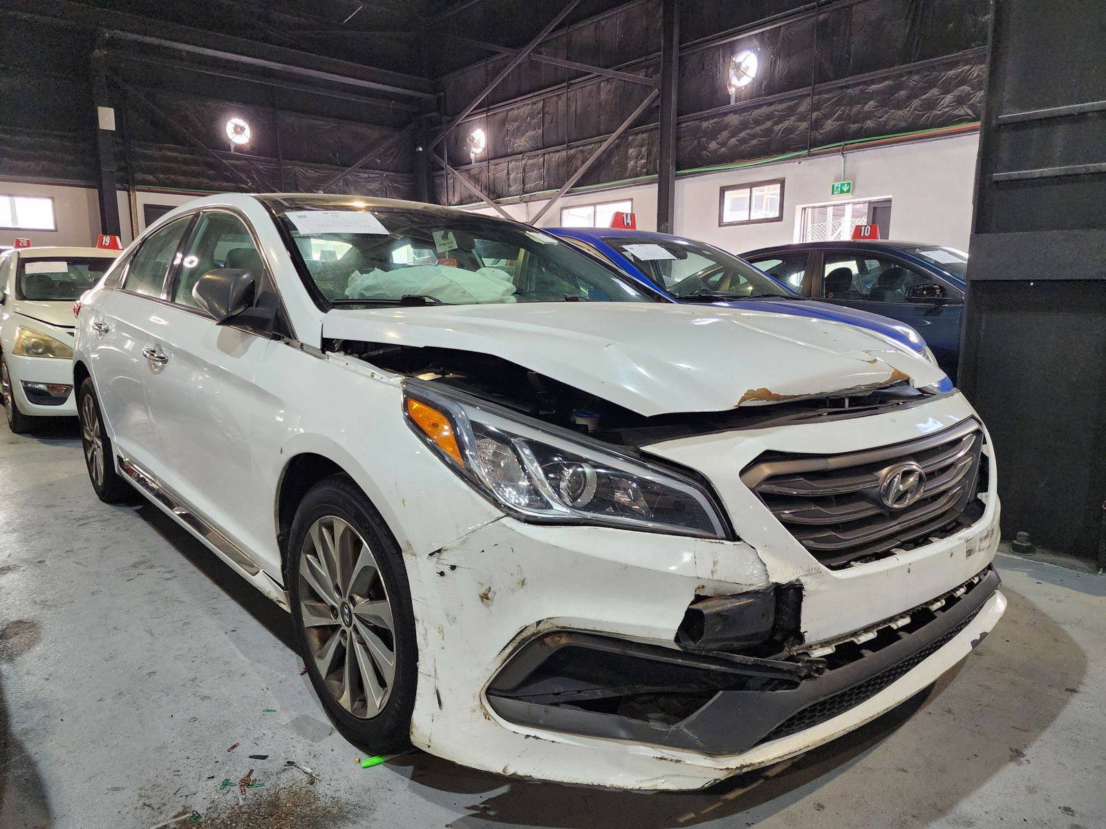 2015 HYUNDAI SONATA — 179781 KM — Lot 94829 — Al Quoz - Marhaba Auctions Used Cars - Image 5