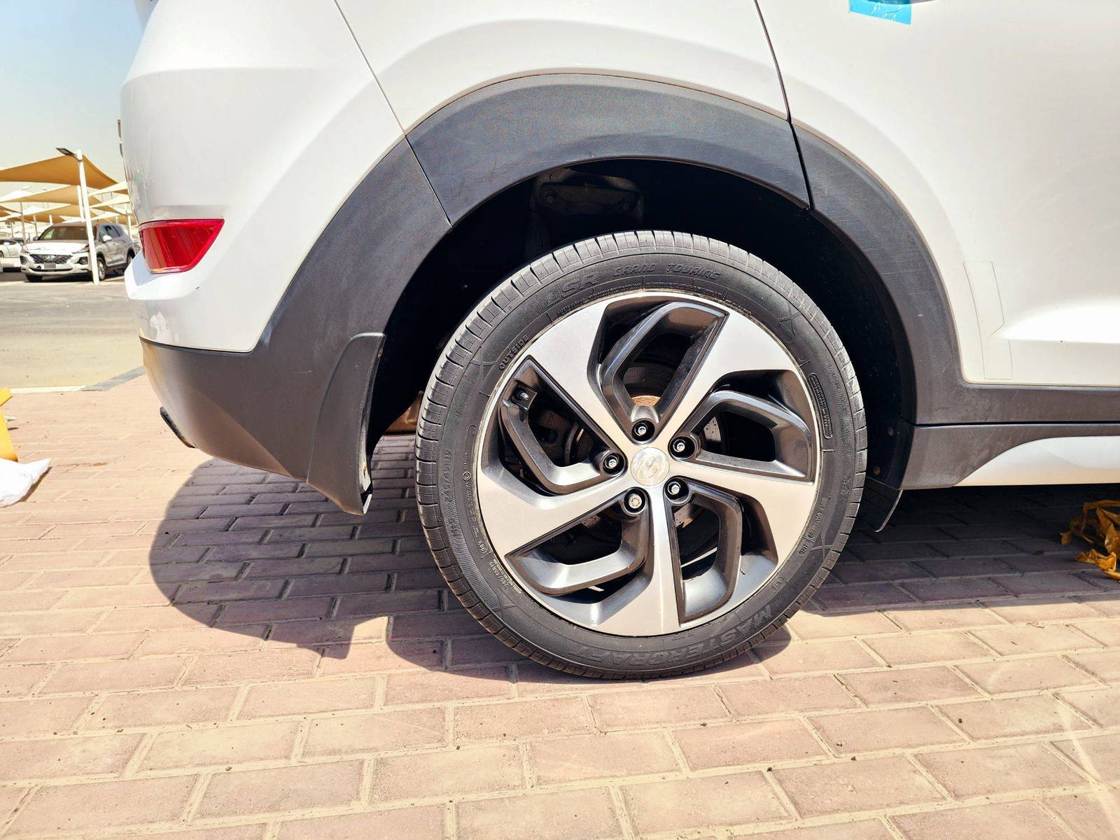 2017 HYUNDAI TUCSON — 153352 Miles — Lot 8HU352790 — Souq - Marhaba Auctions Used Cars - Image 11