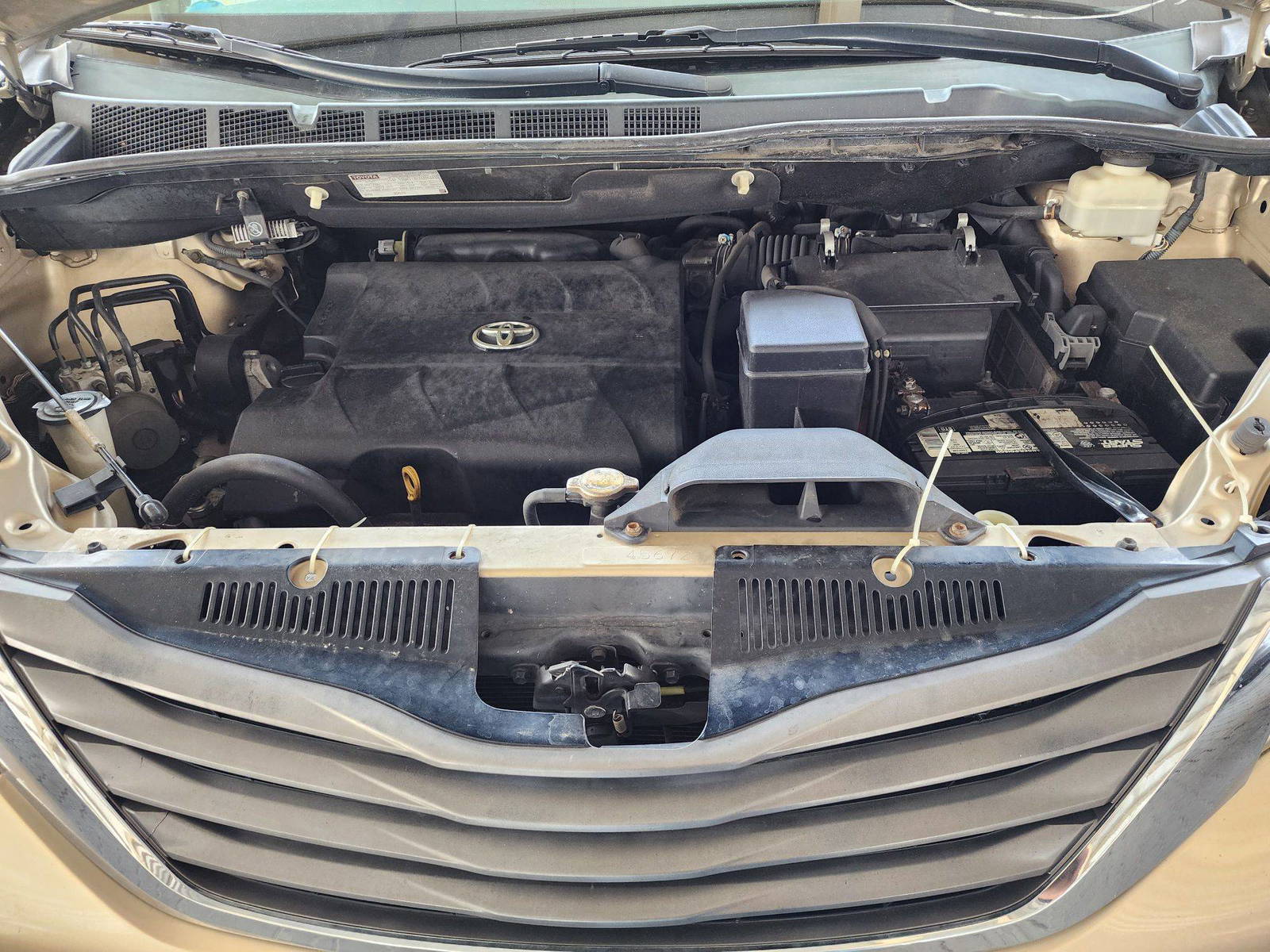 2011 TOYOTA SIENNA — 142781 Miles — Lot 52631154 — Souq - Marhaba Auctions Used Cars - Image 12