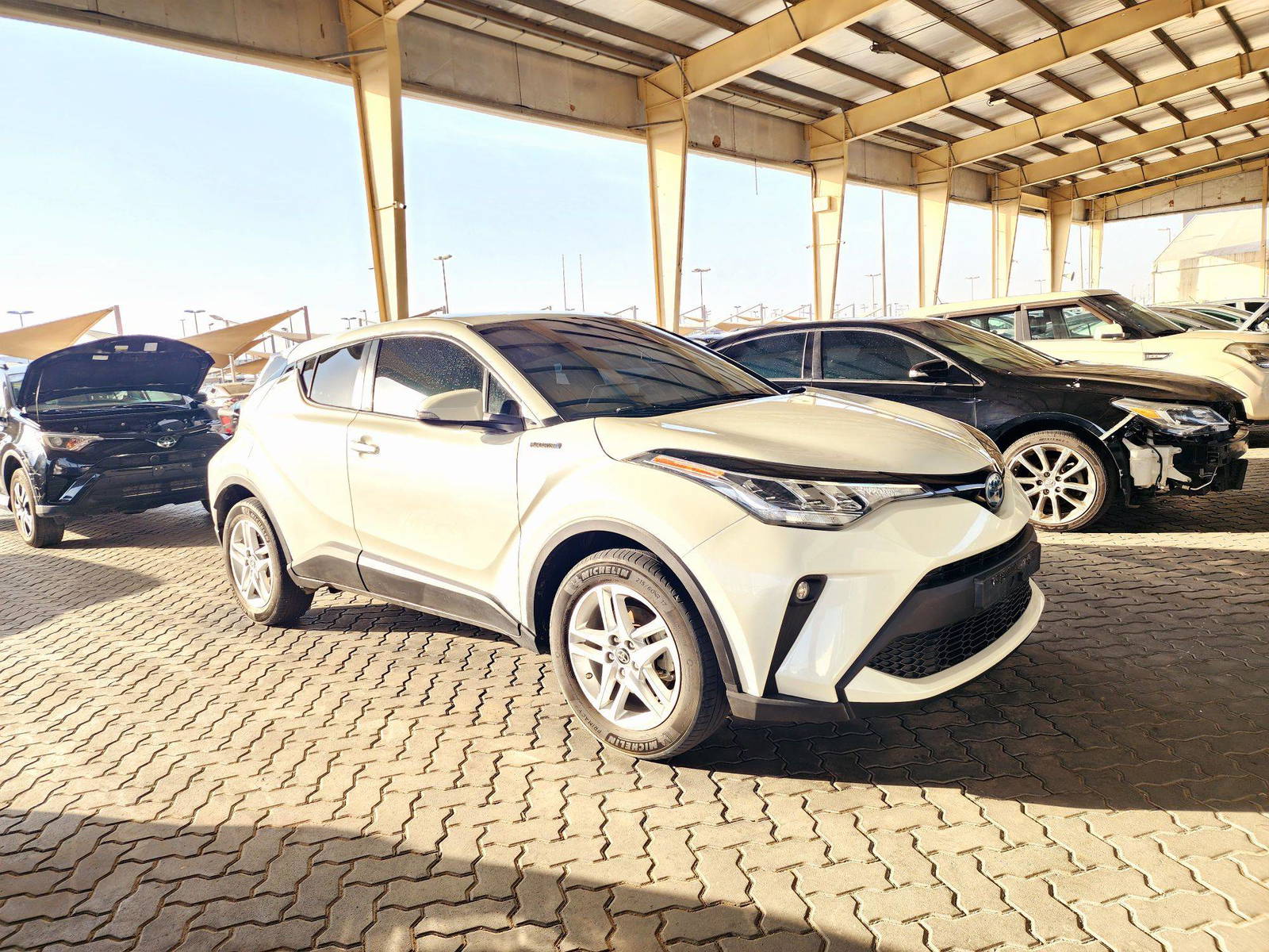2020 TOYOTA C-HR — 188904 KM — Lot LR352470 — Souq - Marhaba Auctions Used Cars - Image 4