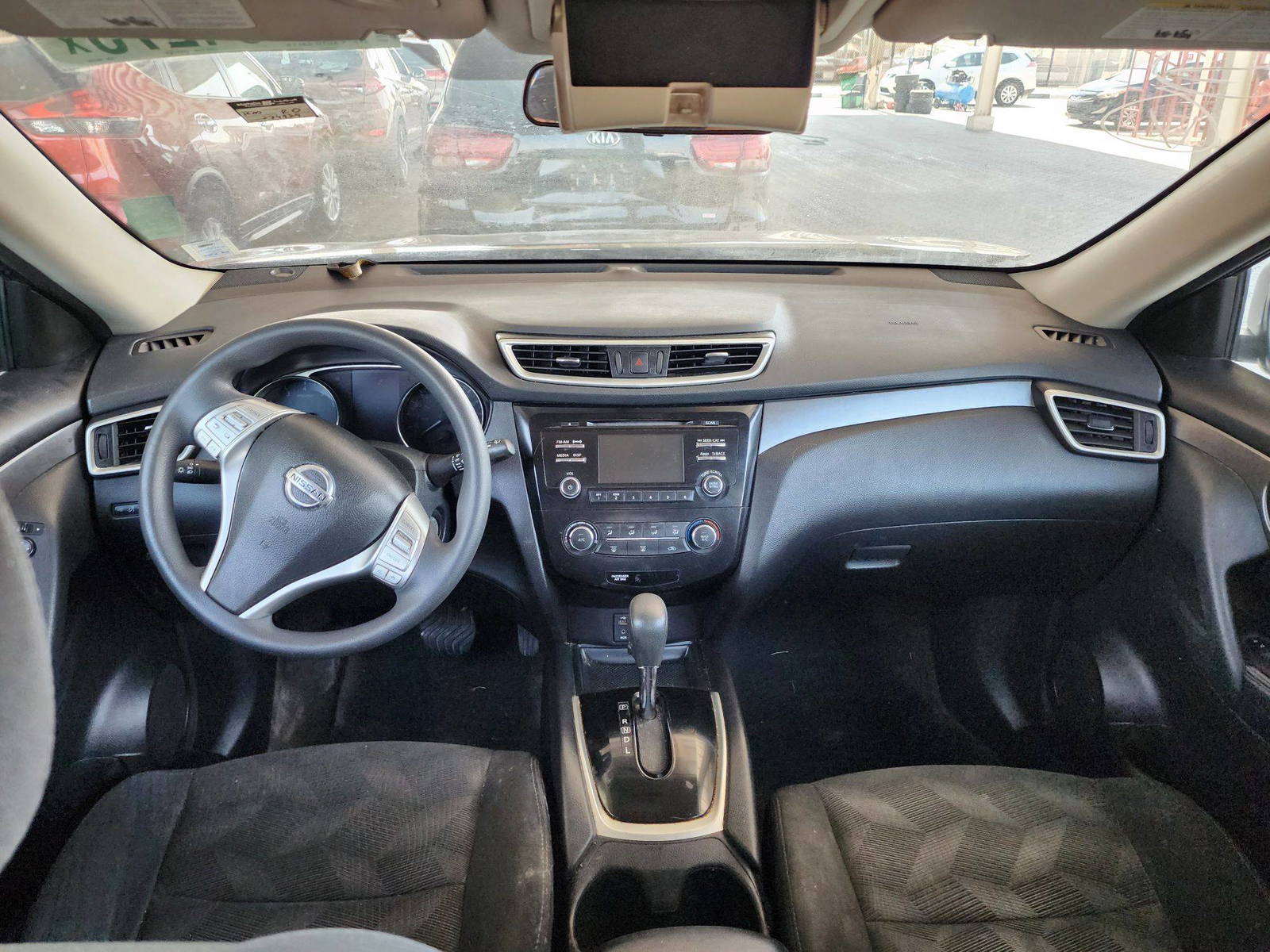 2015 NISSAN ROGUE — 274929 KM — Lot 77254273 — Souq - Marhaba Auctions Used Cars - Image 7