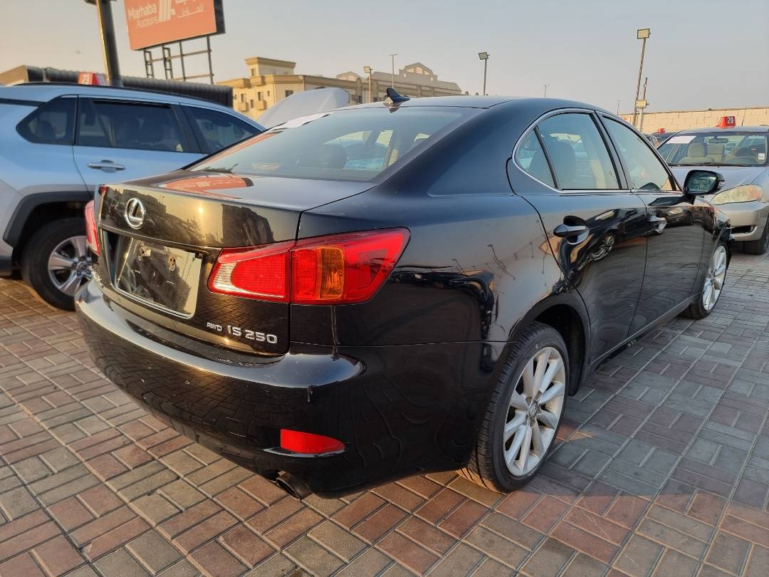 2010 LEXUS IS 250 — 188516 Miles — Lot 58556844 — Souq - Marhaba Auctions Used Cars - Image 4