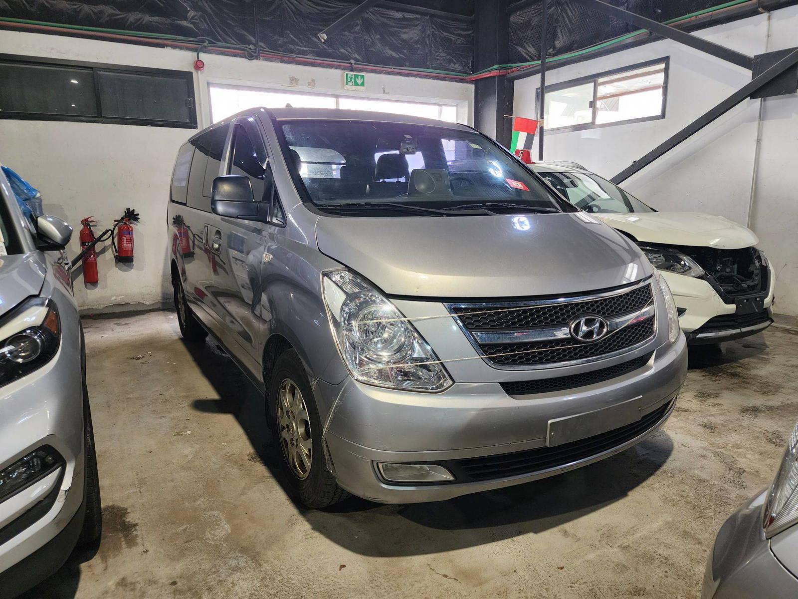 2012 HYUNDAI GRAND STAREX — 288340 KM — Lot 413826 — Al Quoz - Marhaba Auctions Used Cars - Image 3