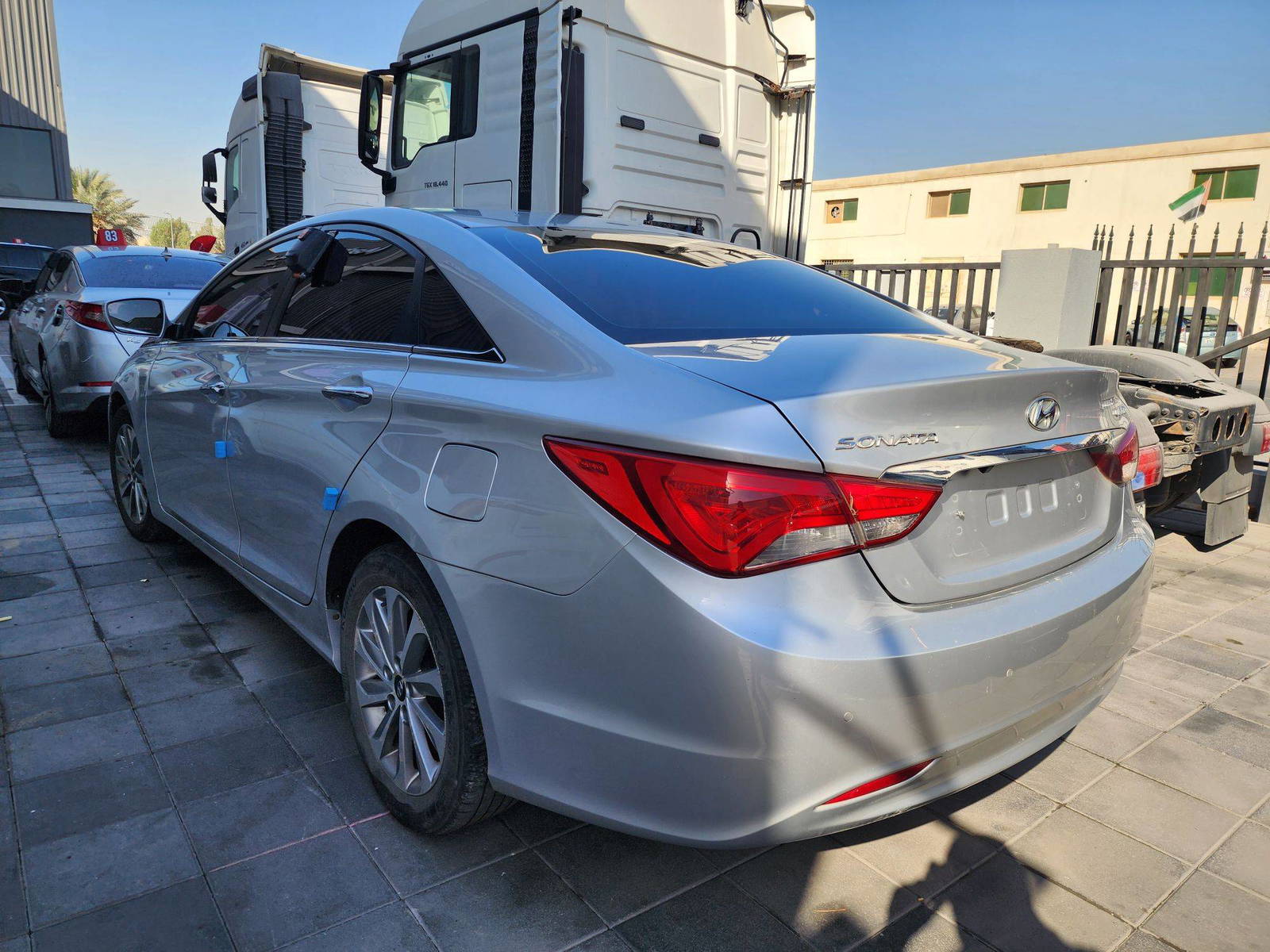 2014 HYUNDAI SONATA — 194947 KM — Lot 623730 — Al Quoz - Marhaba Auctions Used Cars - Image 6