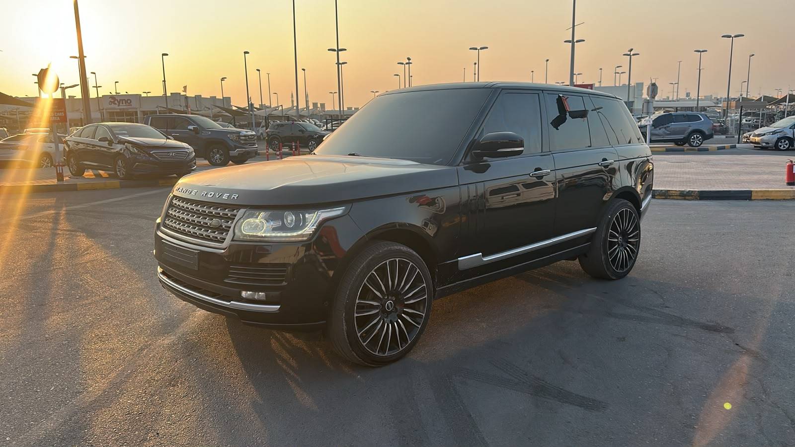 2014 LAND ROVER RANGE ROVER VOGUE — 132482 KM — Lot A187970 — Souq - Marhaba Auctions Used Cars - Image 9
