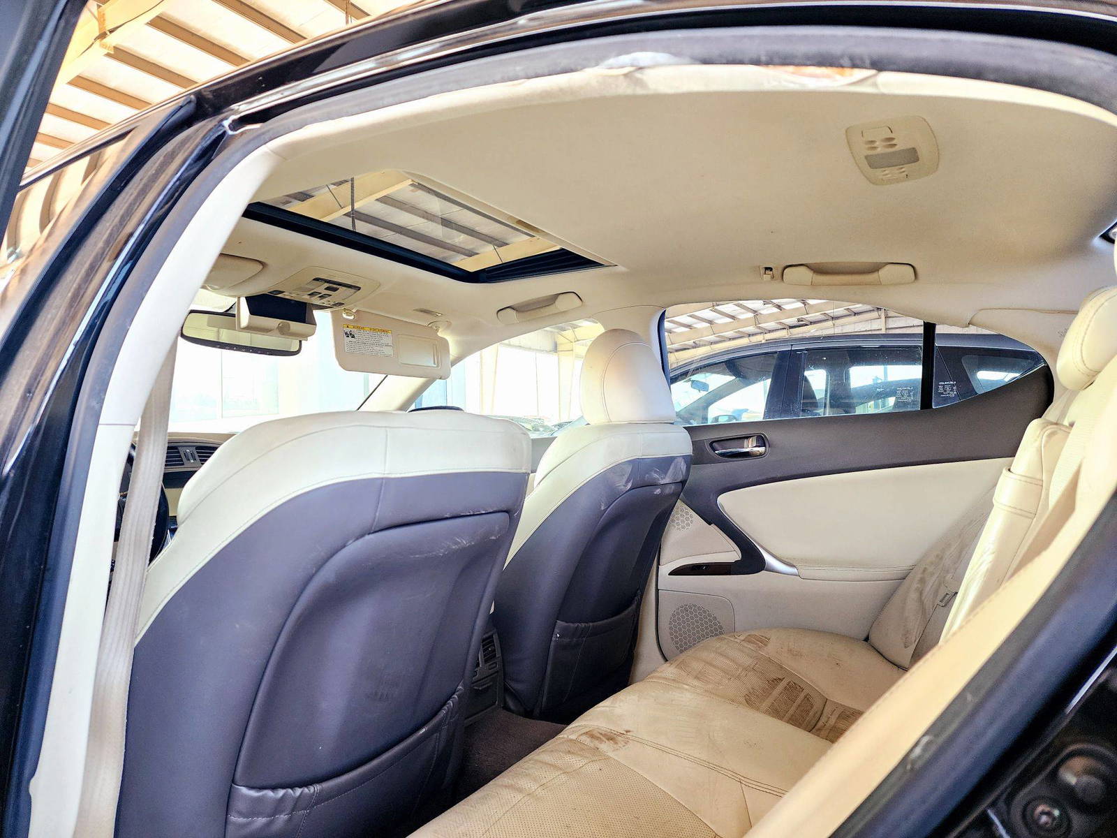 2010 LEXUS IS 250 — 288815 Miles — Lot 5109796 — Souq - Marhaba Auctions Used Cars - Image 6
