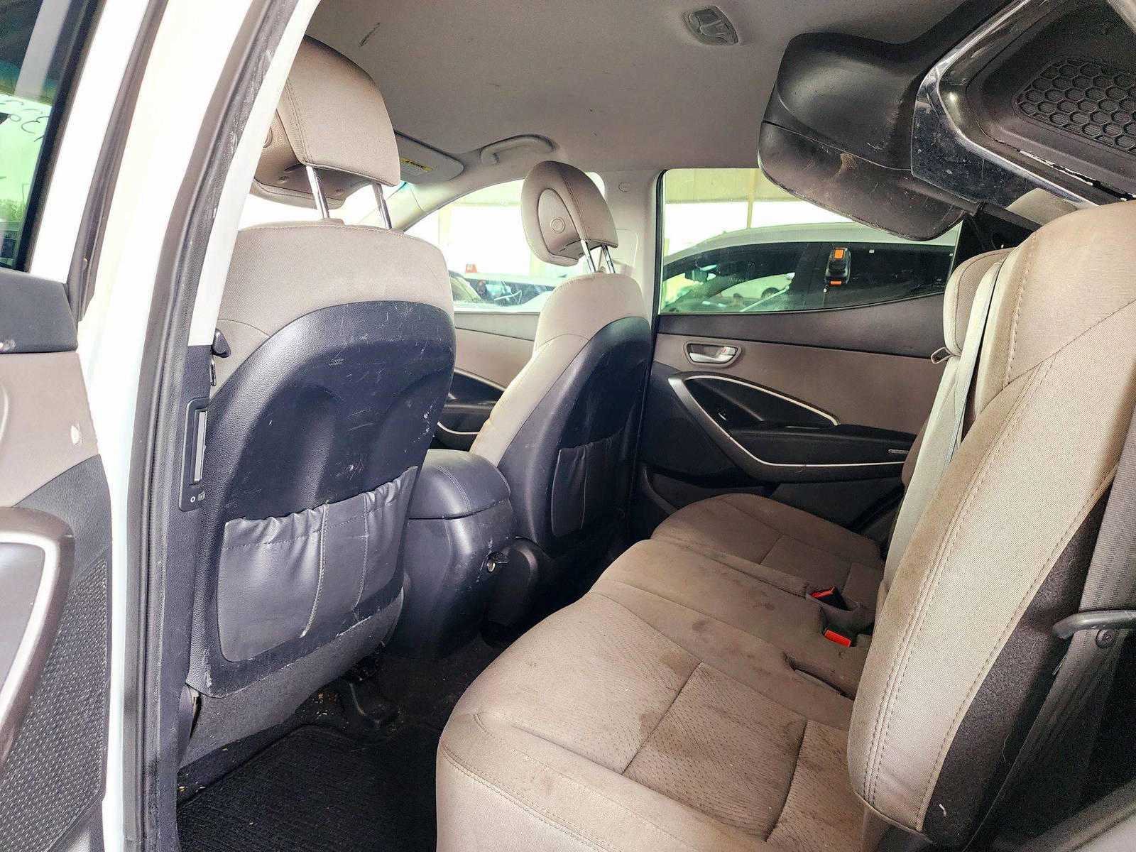 2016 HYUNDAI SANTA FE — 116086 Miles — Lot 6GG355334 — Souq - Marhaba Auctions Used Cars - Image 6
